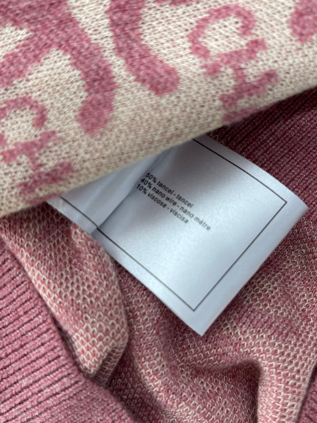 CHANEL 25S SWEATER STYLE 184