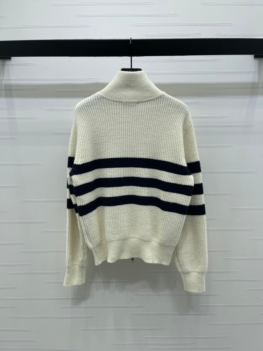 MIUMIU CARDIGAN STYLE 526