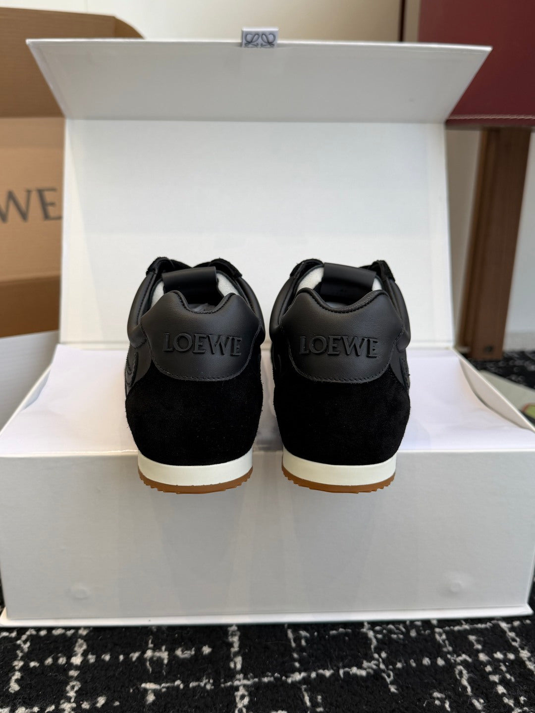 LOEWE 26S FLOW RUNNER SNEAKER IN BLACK SUEDE AND LAMBSKIN
