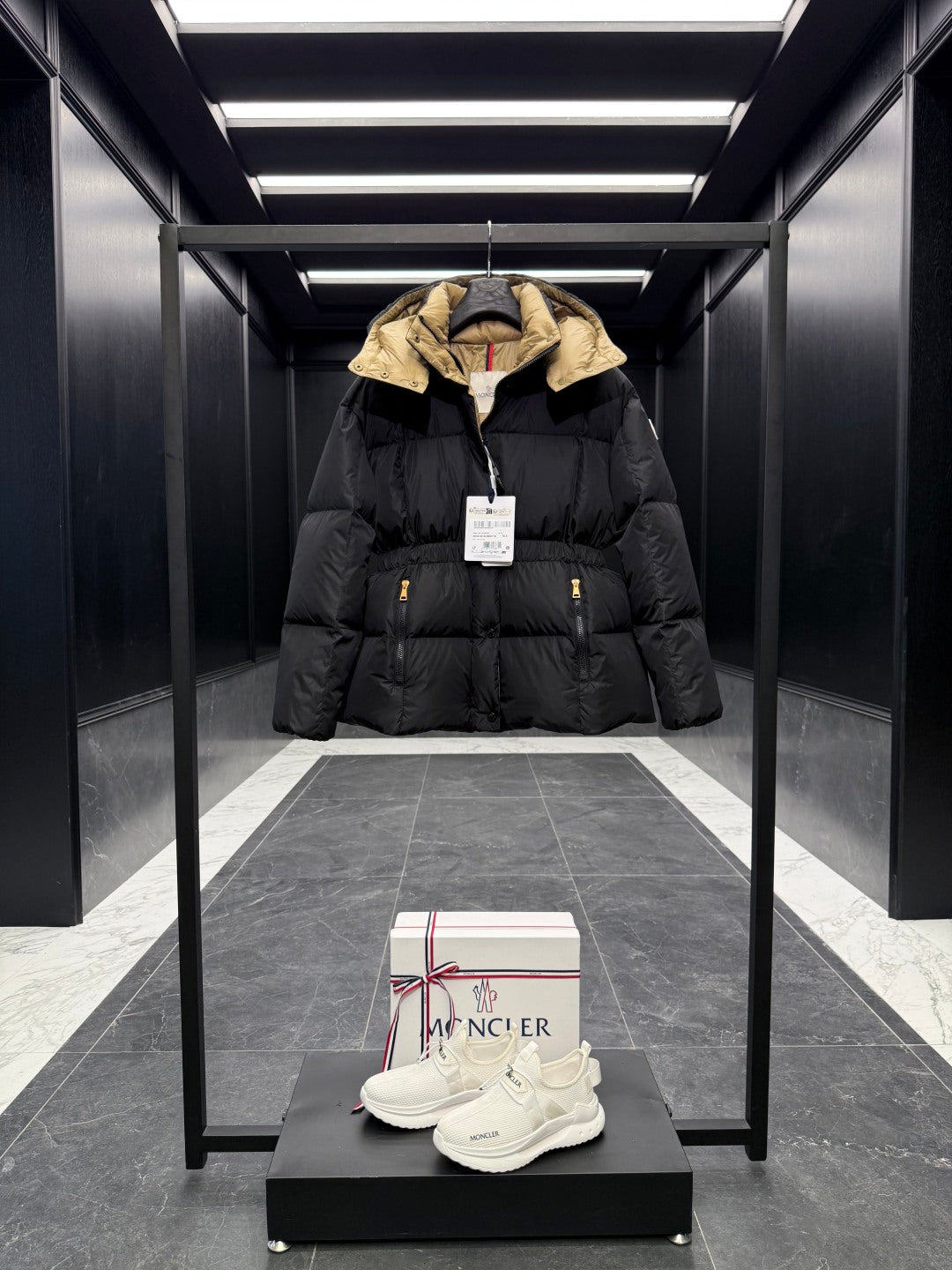 MONCLER 25S JACKET IN BLACK 017
