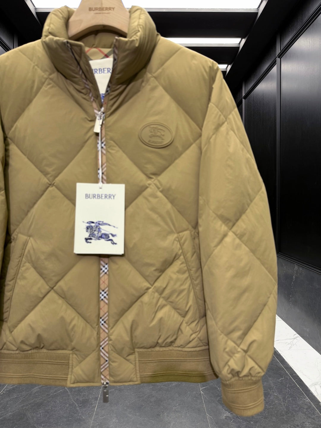 BURBERRY 25S DOWN JACKET 578713