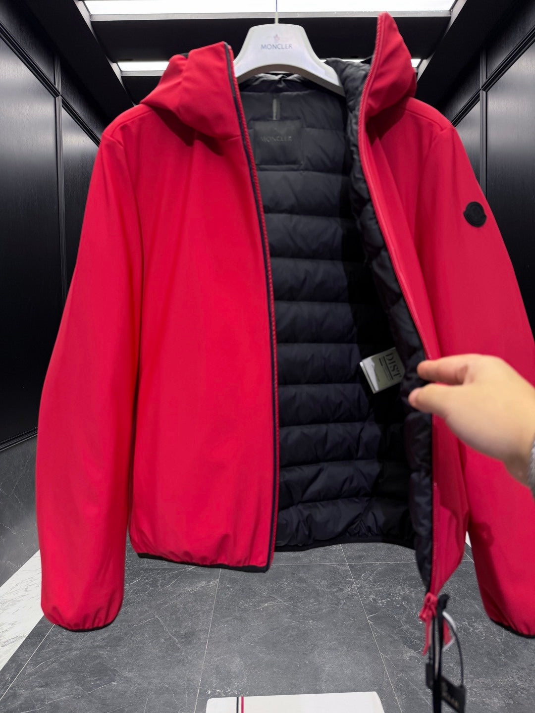 MONCLER 25S SHORT HOODED DOWN JACKET 248