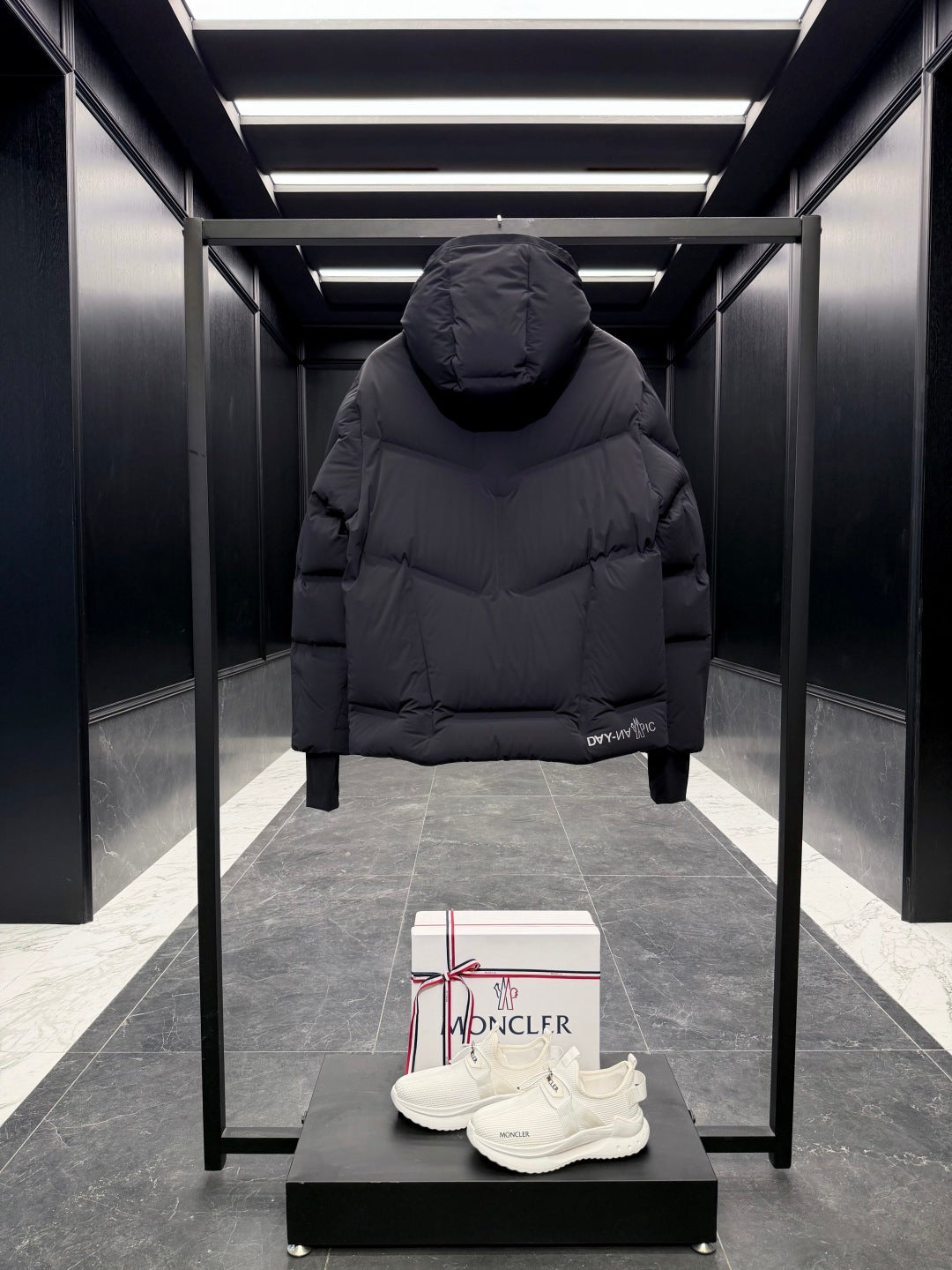MONCLER 25S DOWN JACKET 427