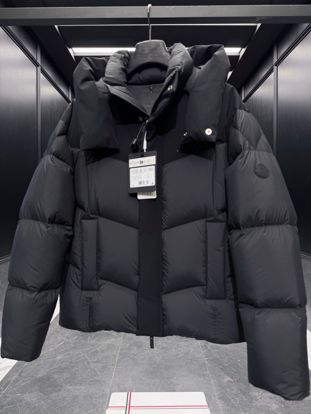 MONCLER 25S DOWN JACKET 359