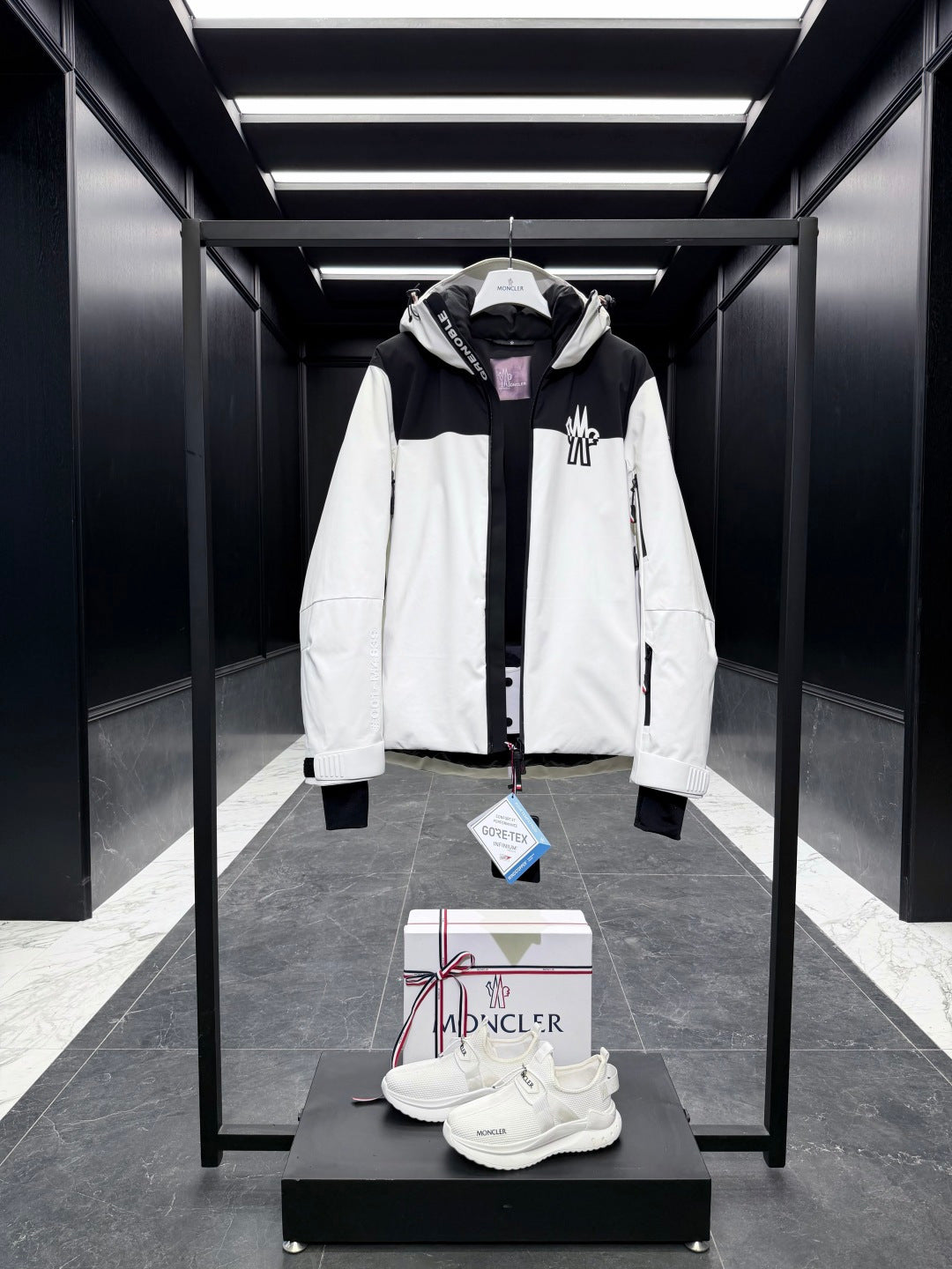 MONCLER 25S LUXURY DOWN JACKET 275