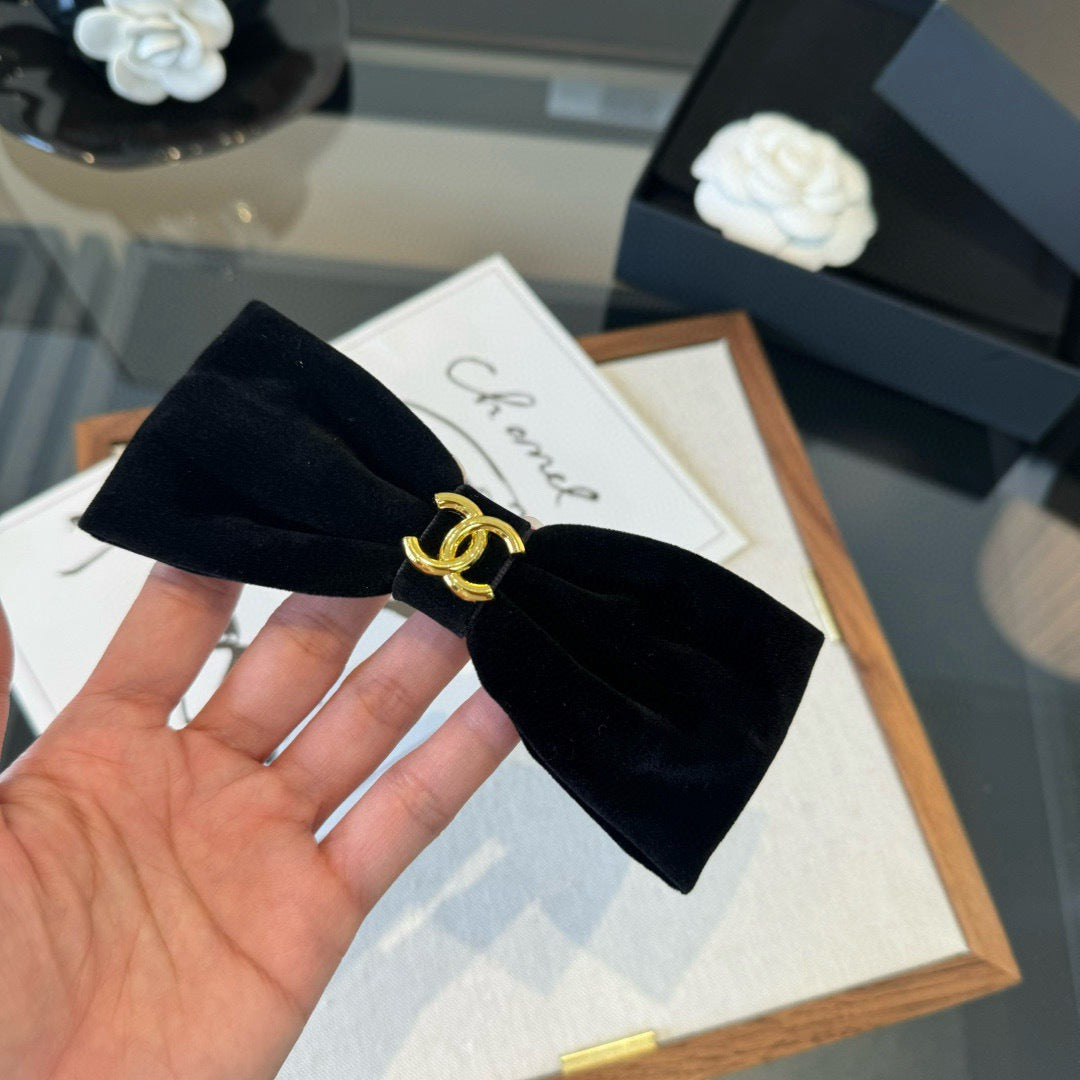CHANEL 26S BOW HAIR CLIP IN BLACK VELVET 503135