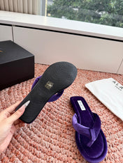 ALAIA 26S THONG SANDALS IN DARK PURPLE VELVET