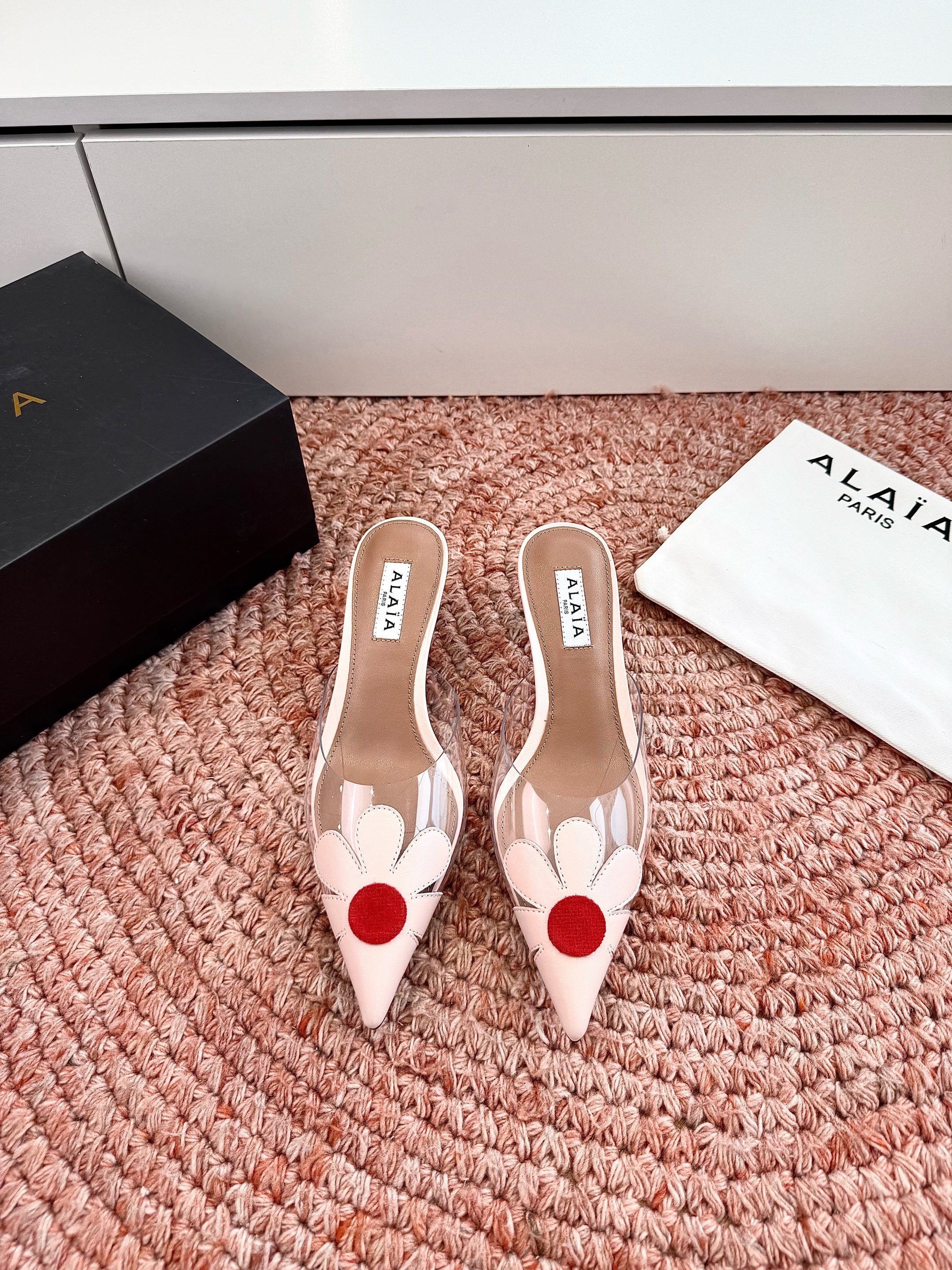 ALAIA 26S POINTED-TOE MULE HEELS IN NUDE PINK LAMBSKIN AND TRANSPARENT PVC