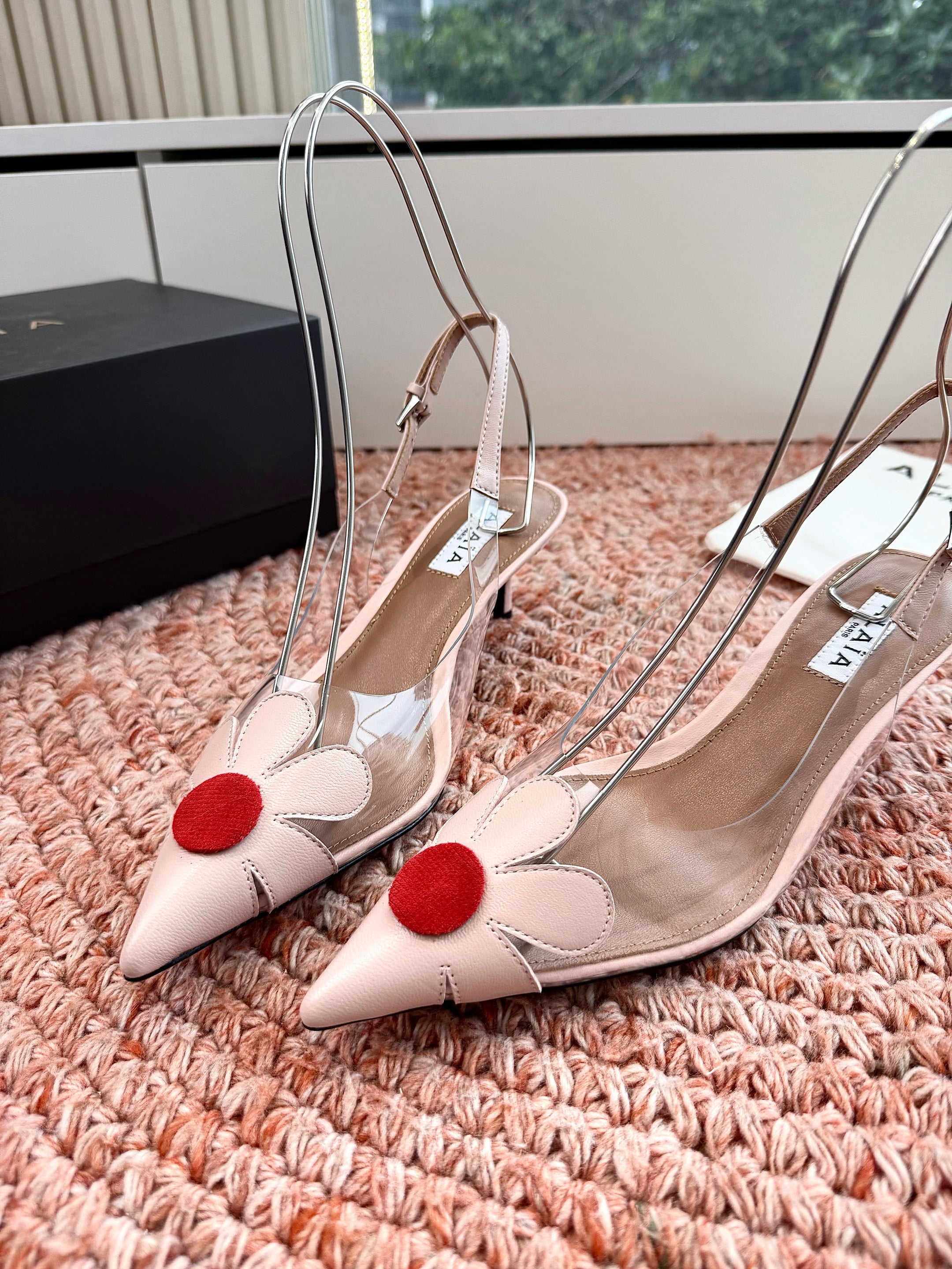 ALAIA 26S POINTED-TOE SLINGBACK HEELS IN NUDE PINK LAMBSKIN AND TRANSPARENT PVC