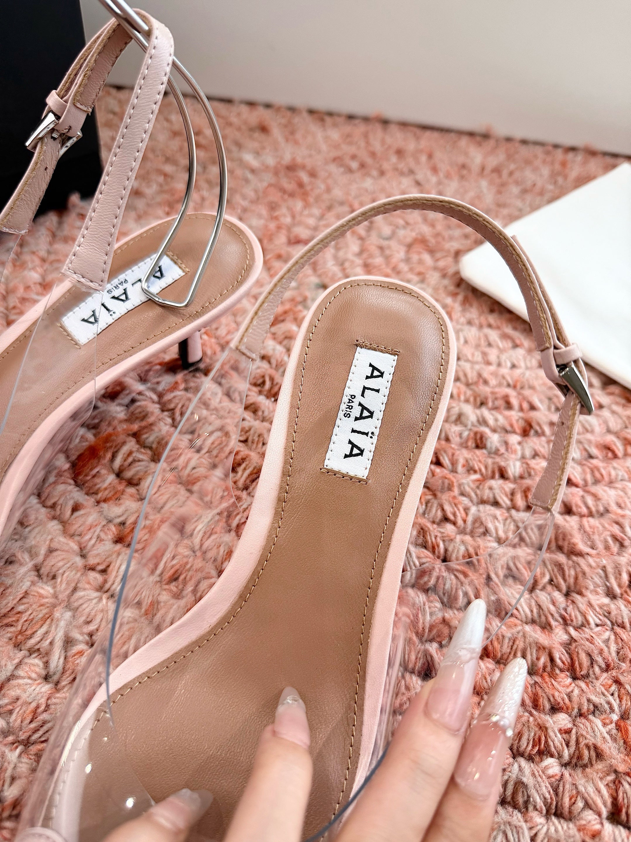 ALAIA 26S POINTED-TOE SLINGBACK HEELS IN NUDE PINK LAMBSKIN AND TRANSPARENT PVC