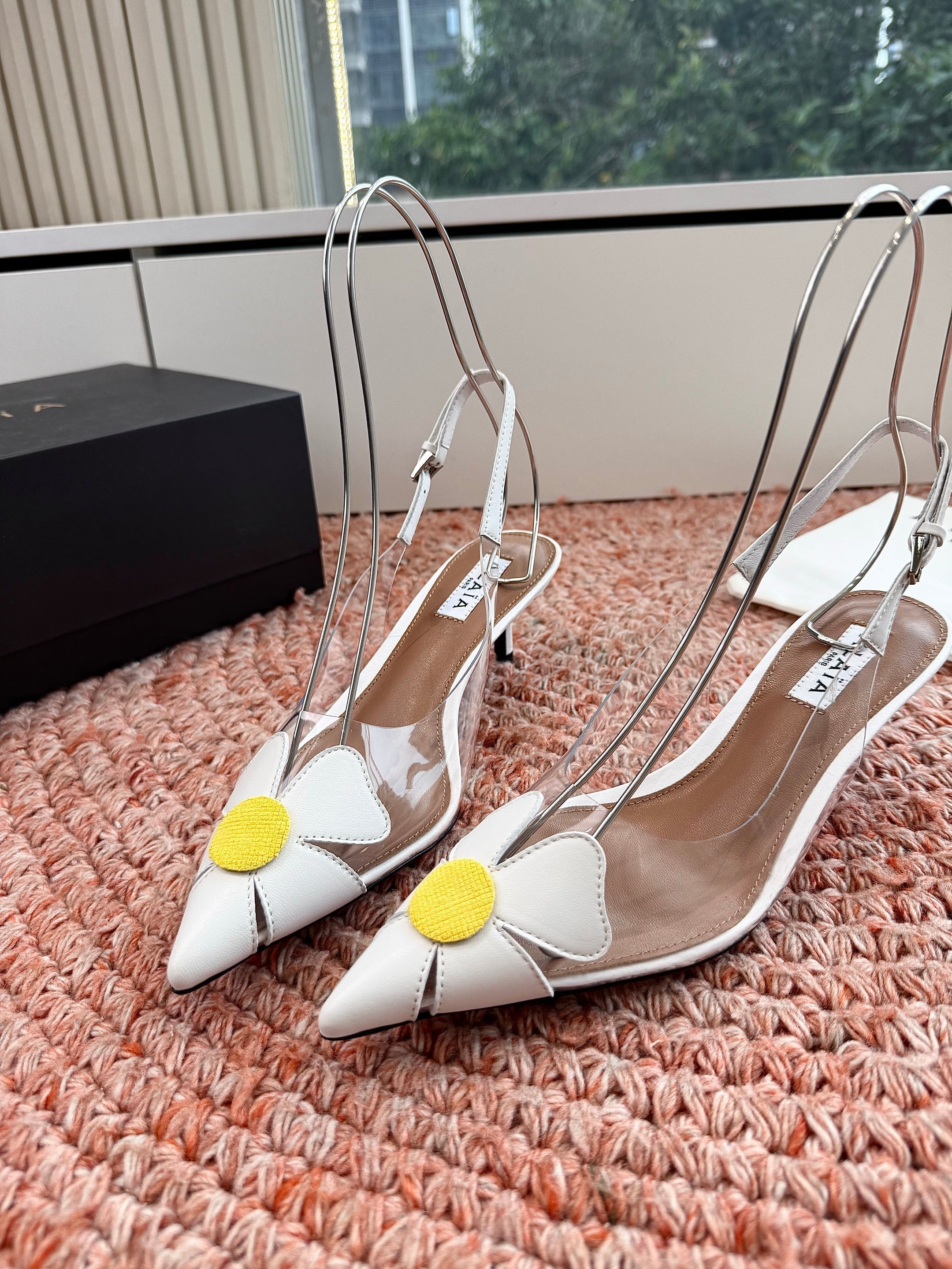 ALAIA 26S SLINGBACK HEELS IN WHITE LAMBSKIN AND TRANSPARENT PVC