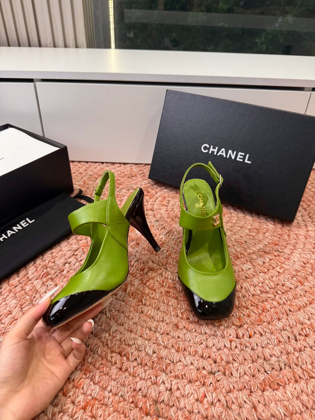 CHANEL 26S SQUARE TOE HIGH HEELS SLINGBACKS IN GREEN LAMBSKIN WITH BLACK TOE