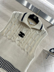 CHANEL 26S SLEEVELESS COLLARED KNITTED BLAZER 696