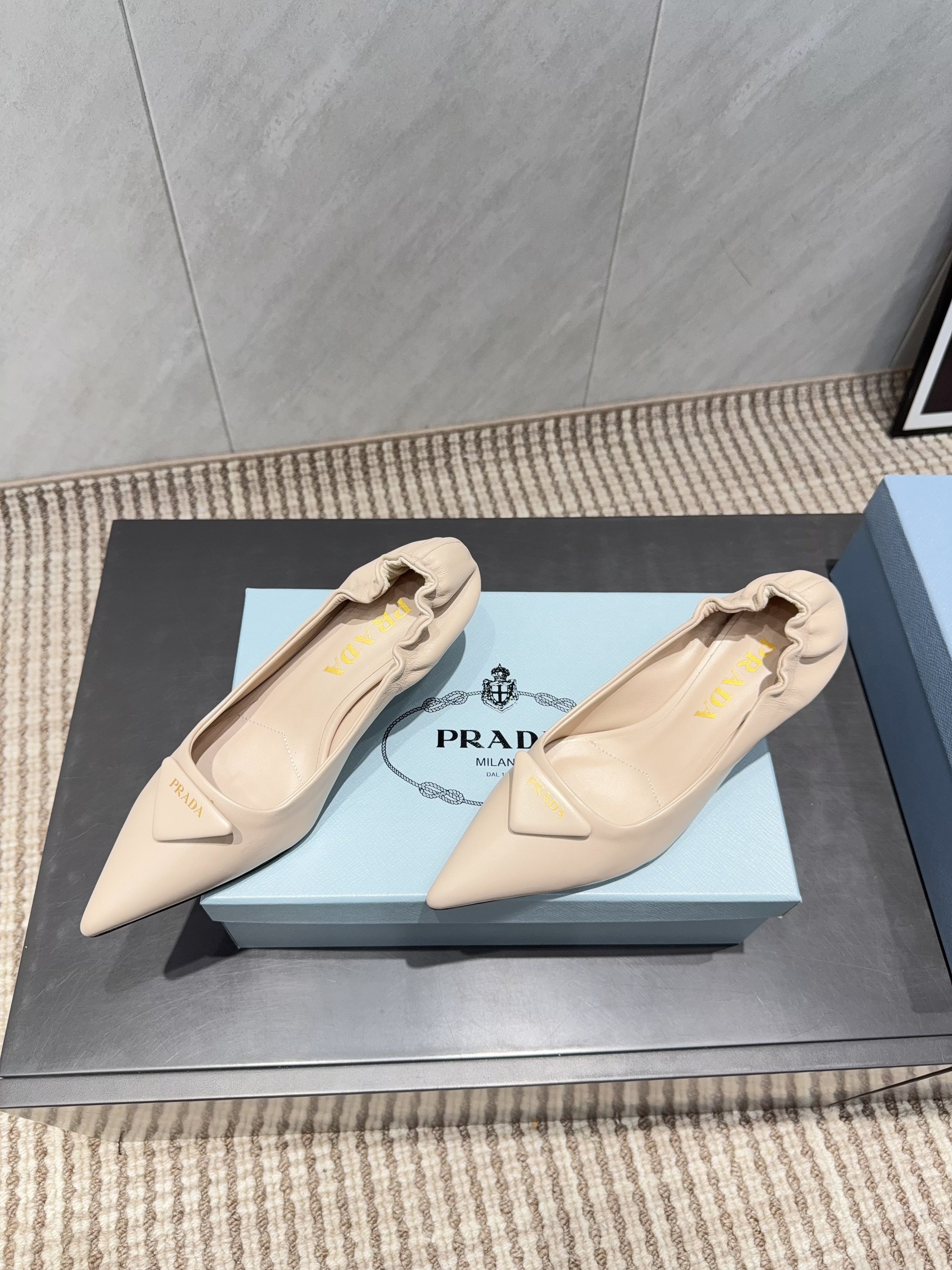 PRADA 26S POINTED TOE PUMPS 55MM IN NUDE SHEEPSKIN WITH LOGO