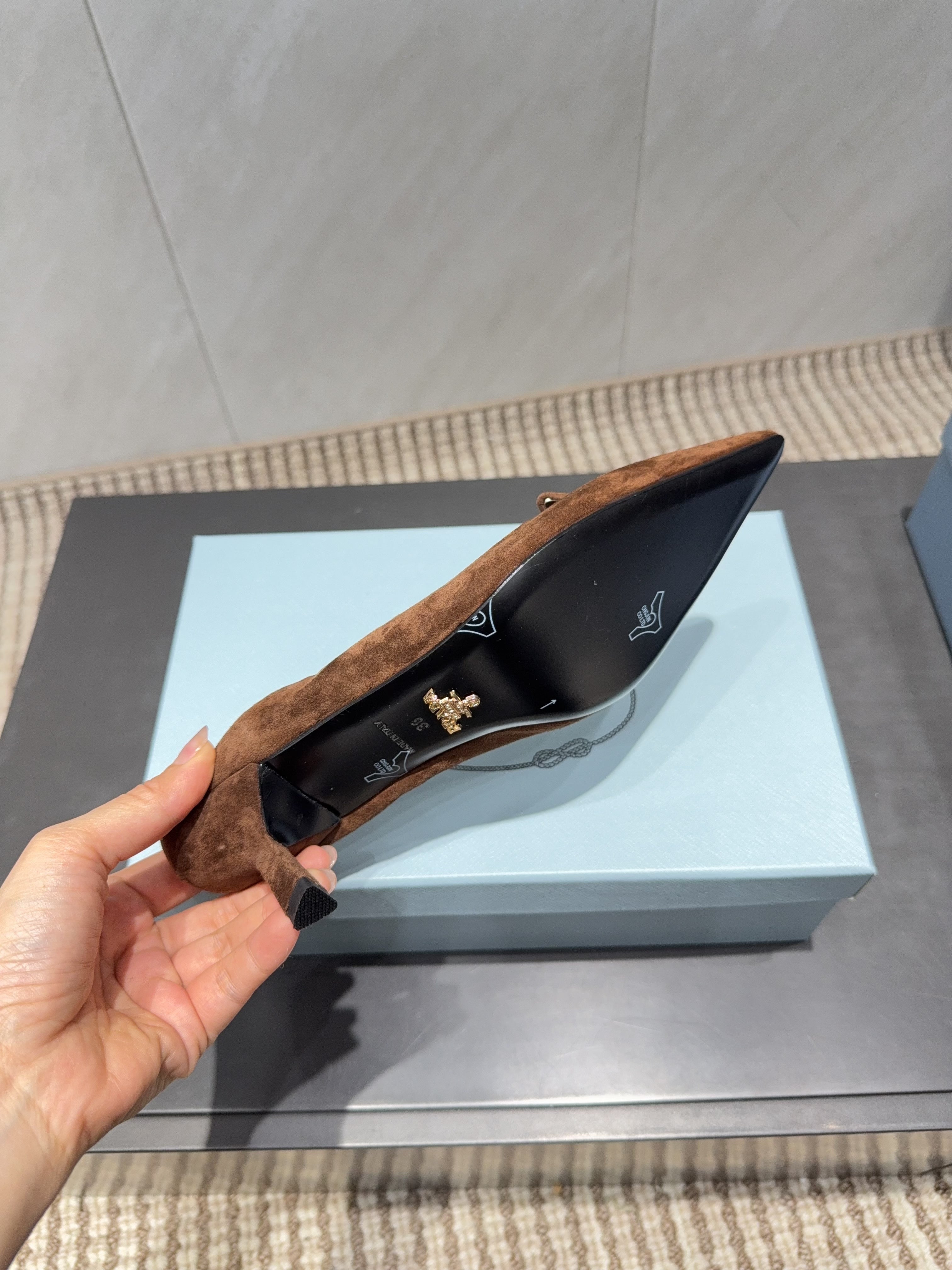 PRADA 26S PUMPS 55MM IN BROWN SUEDE WITH LOGO