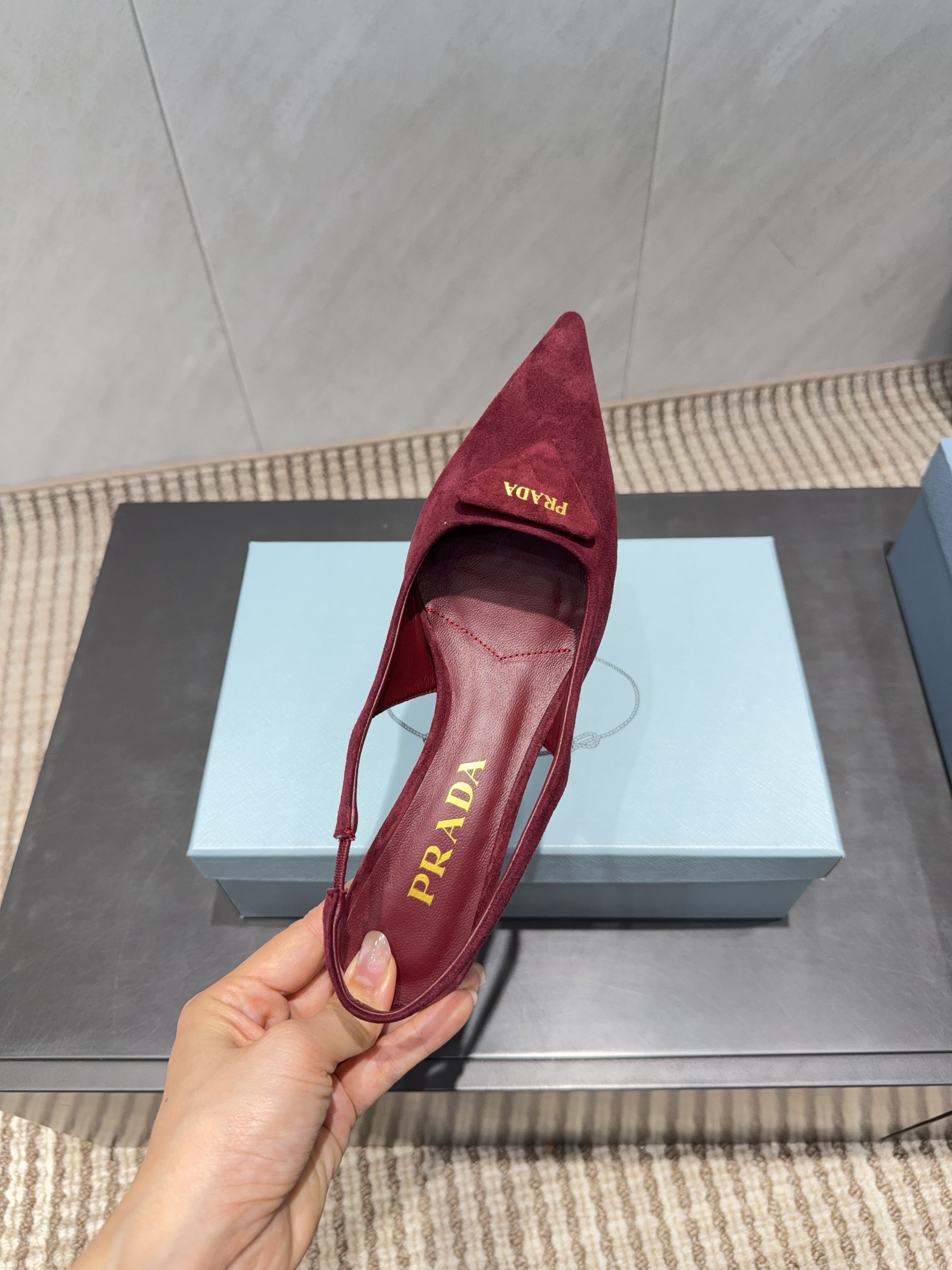 PRADA 26S POINTED TOE SLINGBACK HIGH HEELS 55MM IN DARK RED SUEDE WITH LOGO