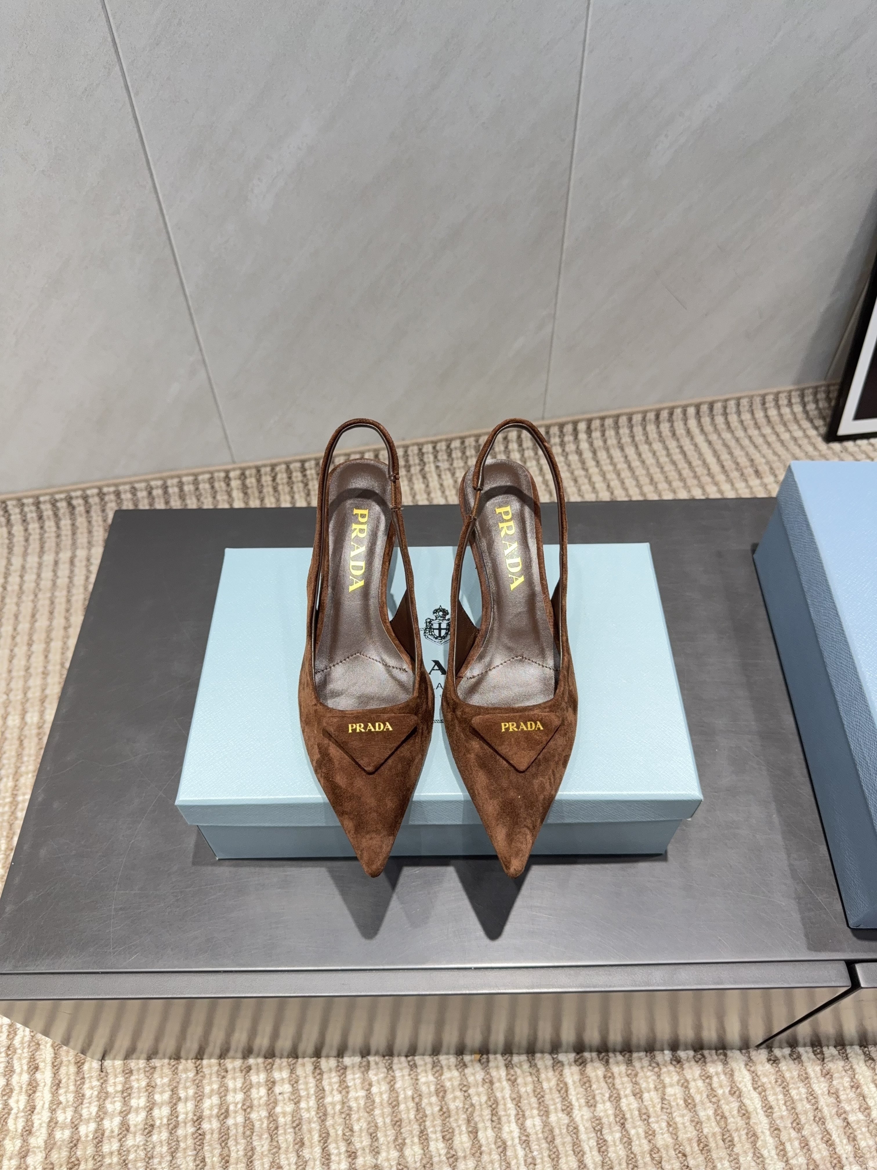 PRADA 26S POINTED TOE SLINGBACK HIGH HEELS 55MM IN BROWN SUEDE WITH LOGO