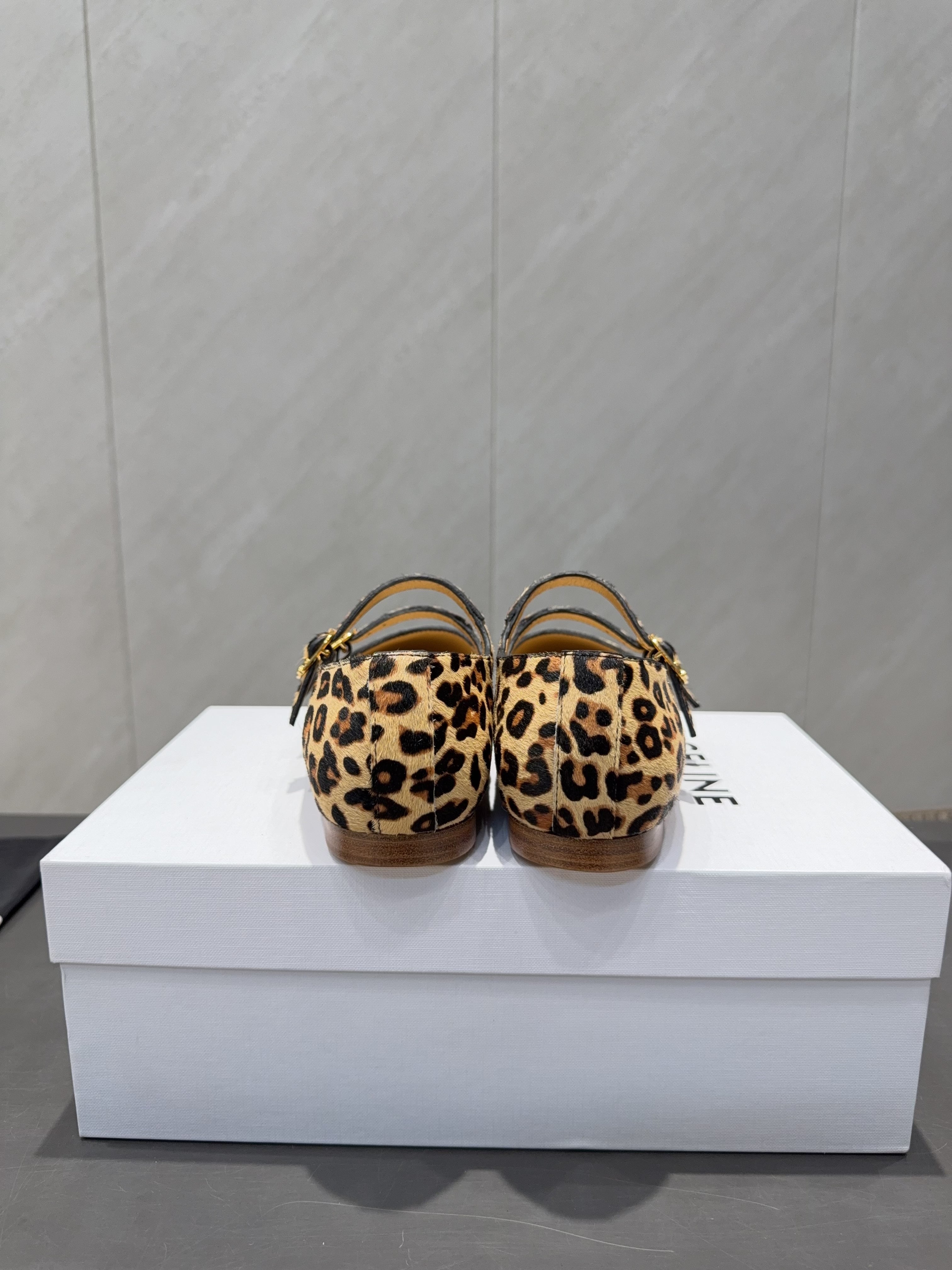 CELINE 26S BALLET FLATS IN LEOPARD PRINT FUR