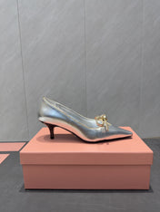 MIUMIU 26S POINTED TOE PUMPS 55MM IN SILVER CALFSKIN WITH BOW