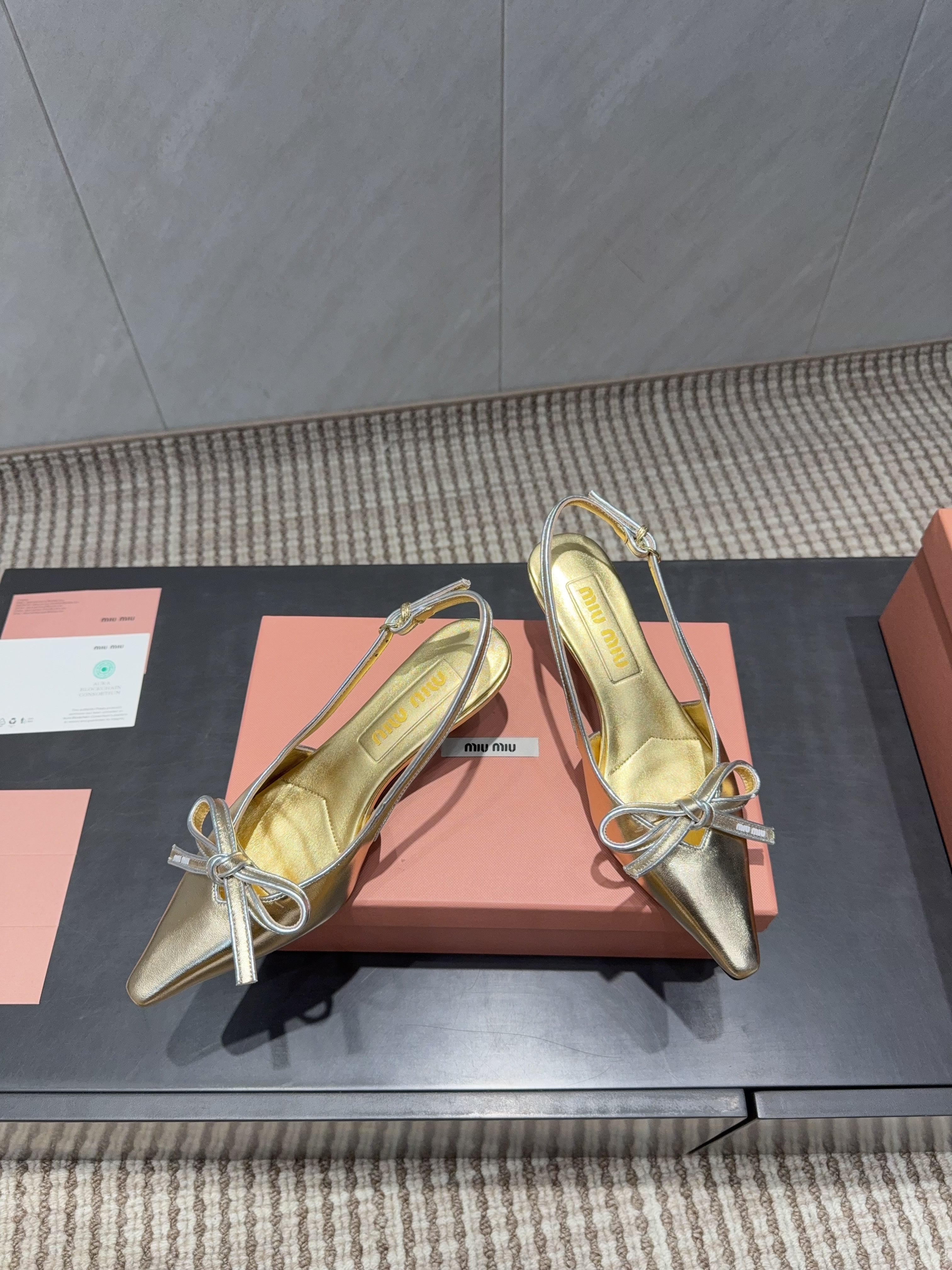 MIUMIU 26S SLINGBACK 55MM IN GOLD CALFSKIN WITH BOW