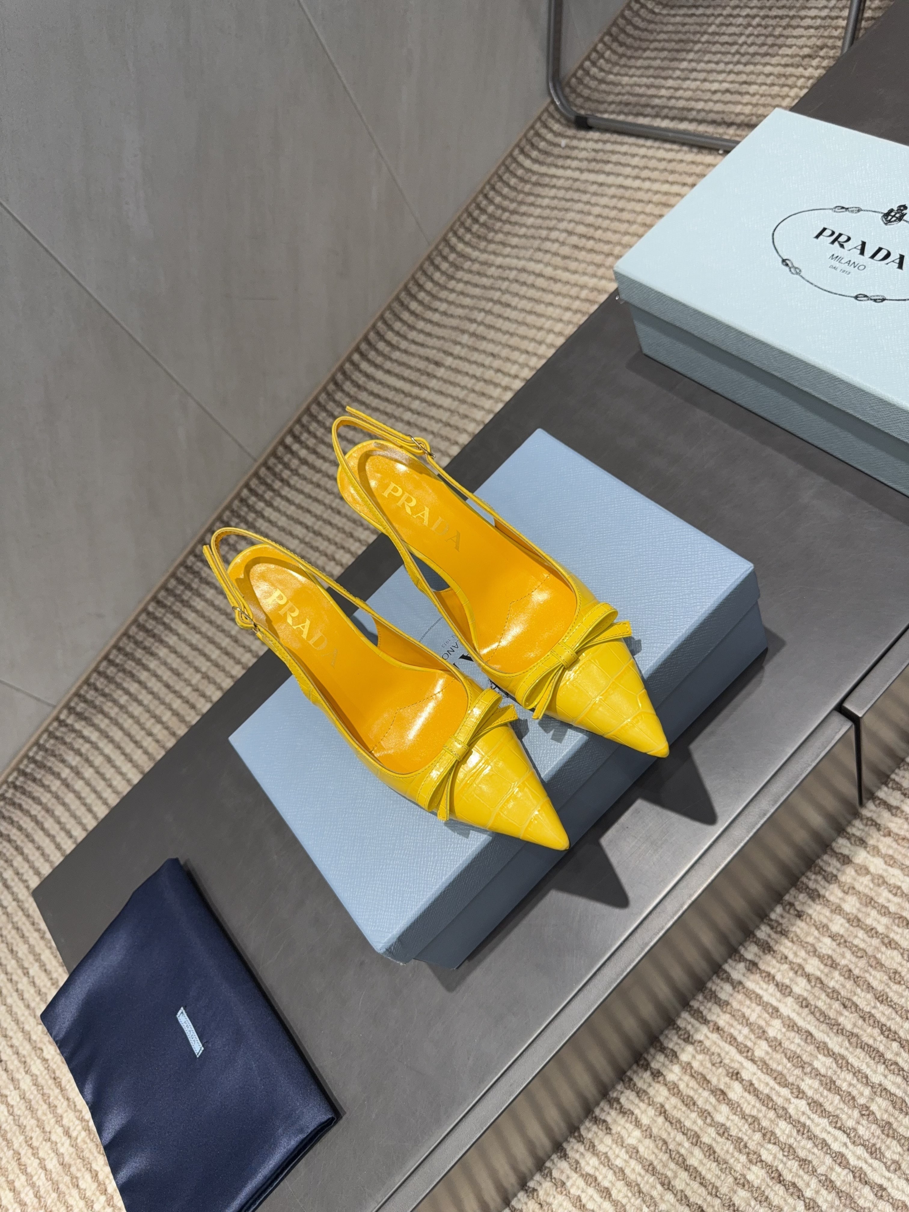 PRADA 26S POINTED TOE SLINGBACK HIGH HEELS 85MM IN BRIGHT YELLOW CALFSKIN WITH BOW