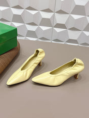 BOTTEGA VENETA 26S HIGH HEELS 40 MM IN LIGHT YELLOW CALFSKIN
