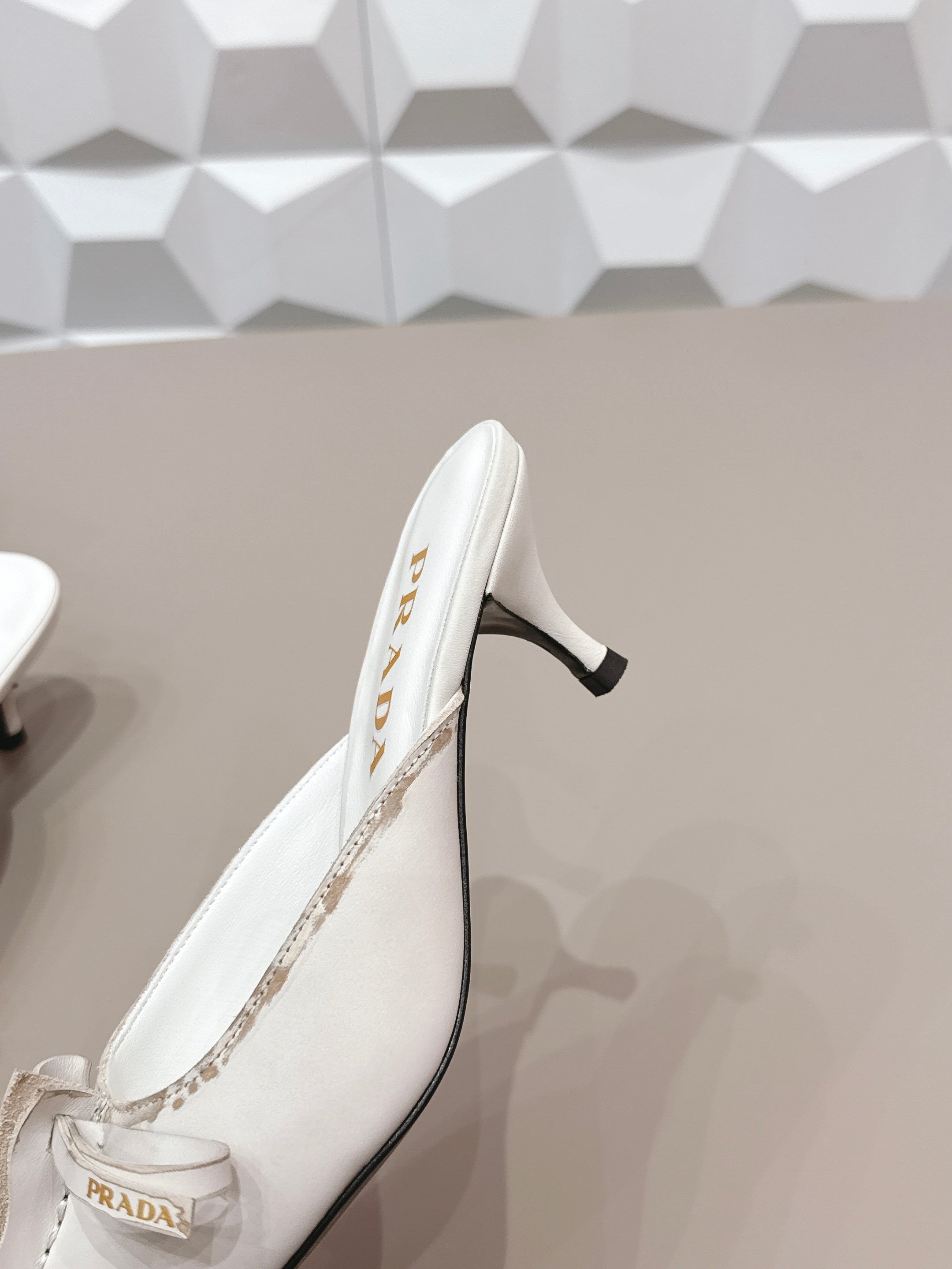 PRADA 26S POINTED TOE LACE TRIM MULES 55MM IN CREAM WHITE CALFSKIN WITH BOW