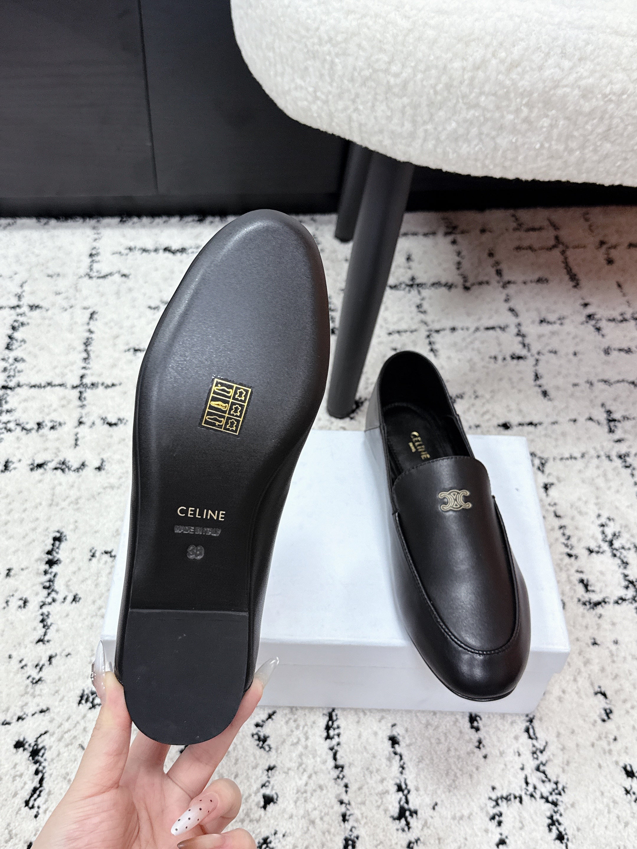CELINE 26S AURA TRIOMPHE LOAFERS IN BLACK LAMBSKIN