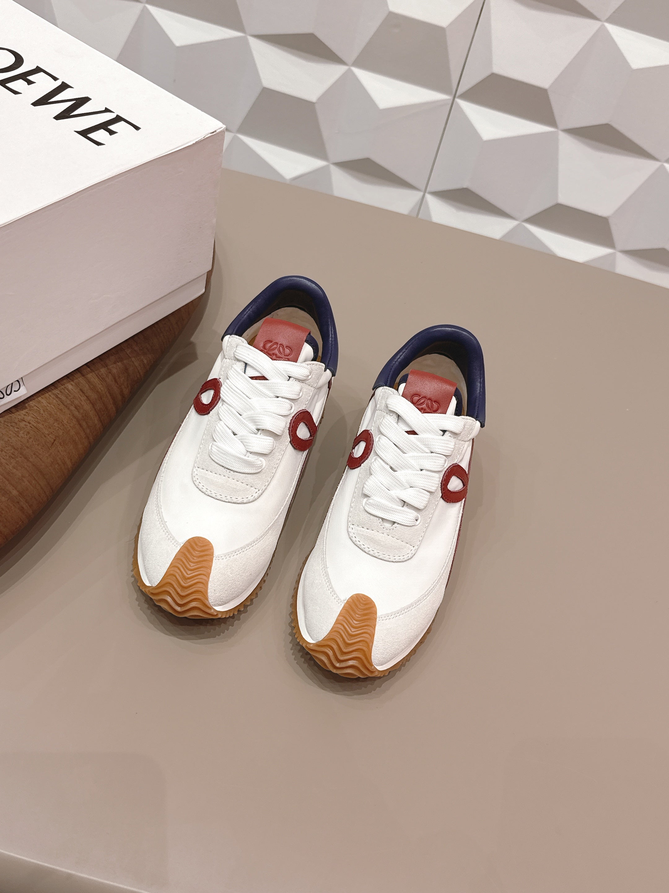 LOEWE 26S FLOW RUNNER SNEAKER IN LIGHT GRAY SUEDE AND NAVY BLUE AND RED CALFSKIN
