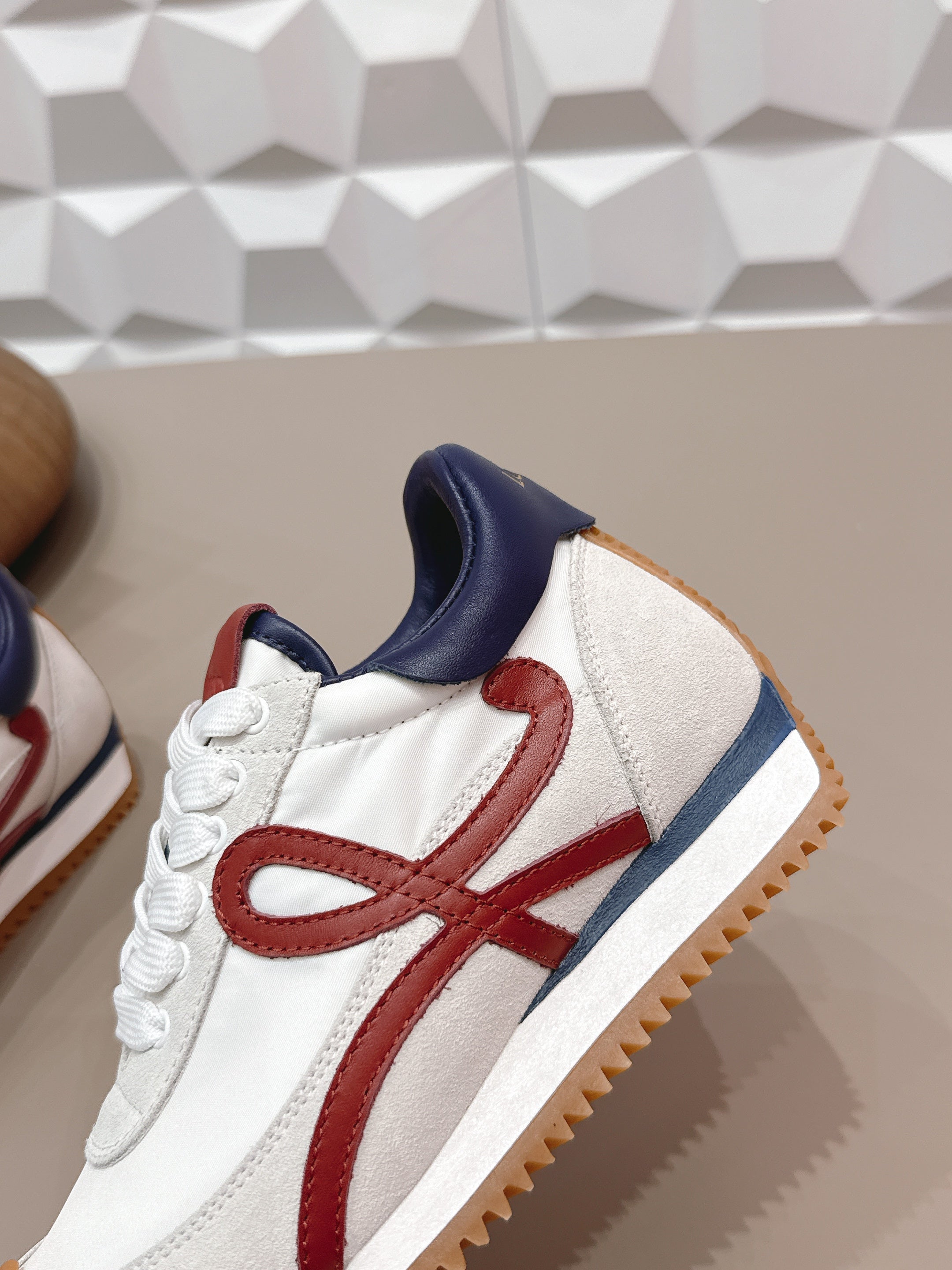 LOEWE 26S FLOW RUNNER SNEAKER IN LIGHT GRAY SUEDE AND NAVY BLUE AND RED CALFSKIN