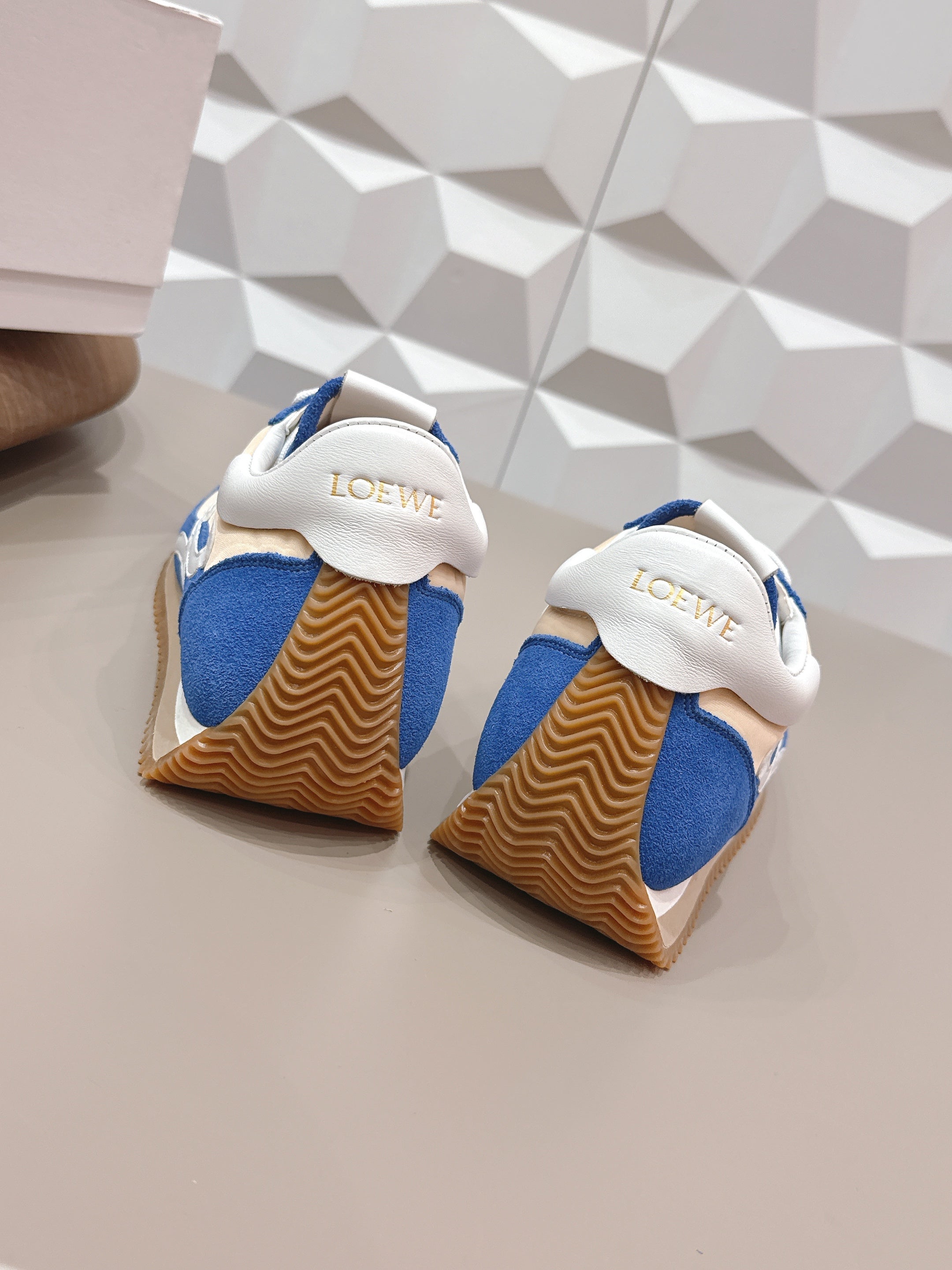 LOEWE 26S FLOW RUNNER SNEAKER IN BLUE AND NUDE SUEDE AND WHITE CALFSKIN
