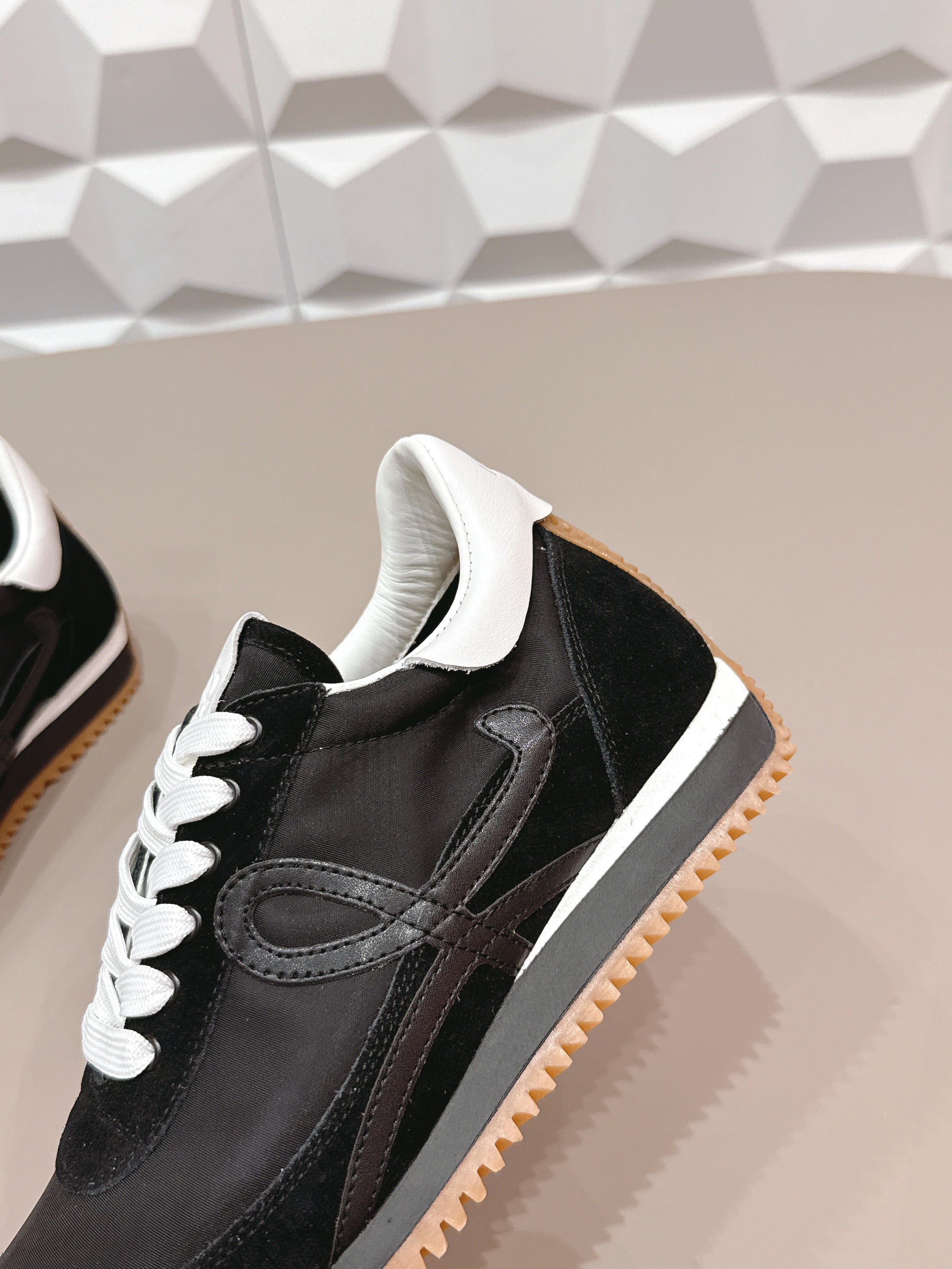 LOEWE 26S FLOW RUNNER SNEAKER IN BLACK SUEDE AND WHITE CALFSKIN