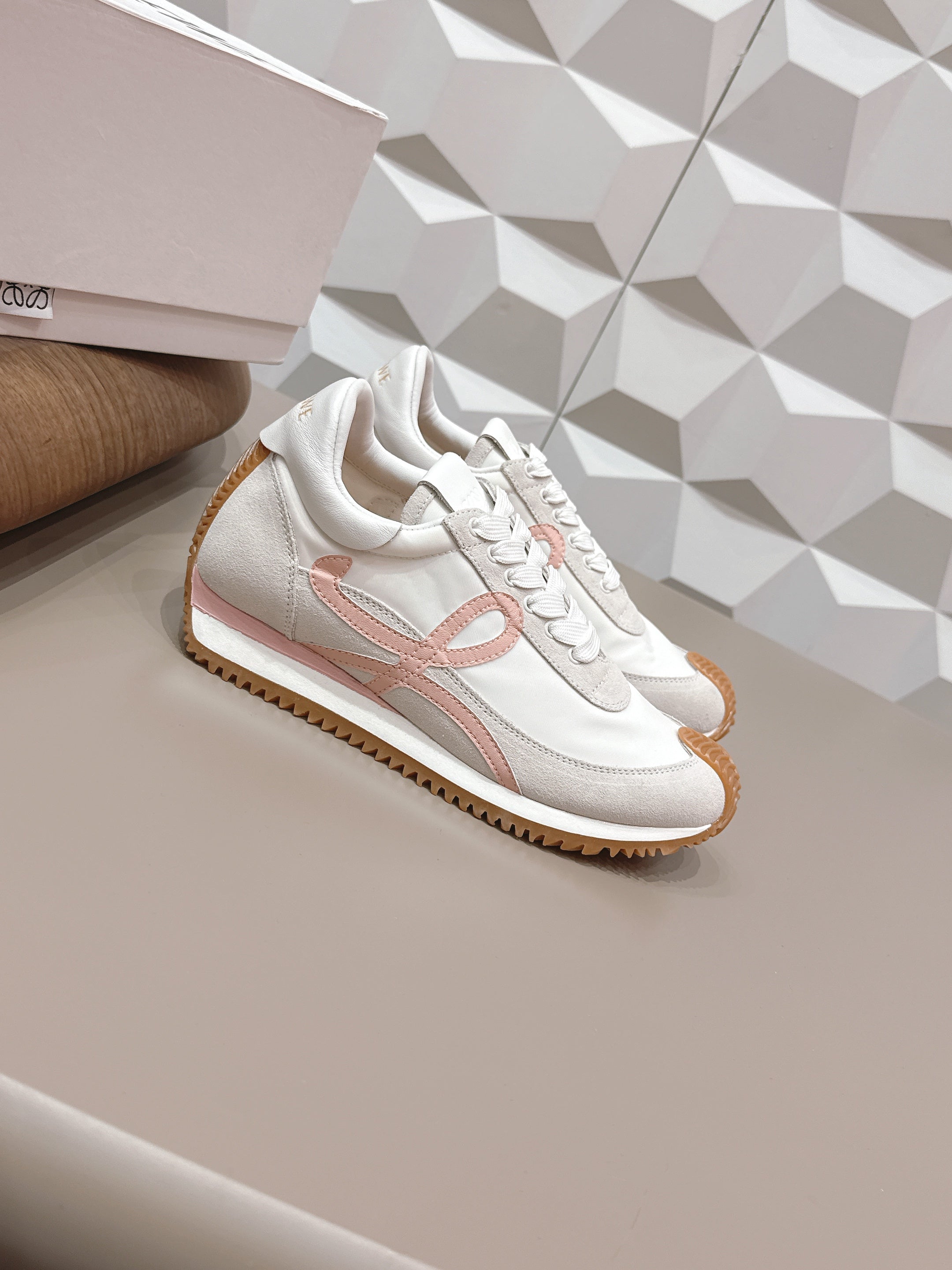 LOEWE 26S FLOW RUNNER SNEAKER IN LIGHT GRAY SUEDE AND WHITE CALFSKIN