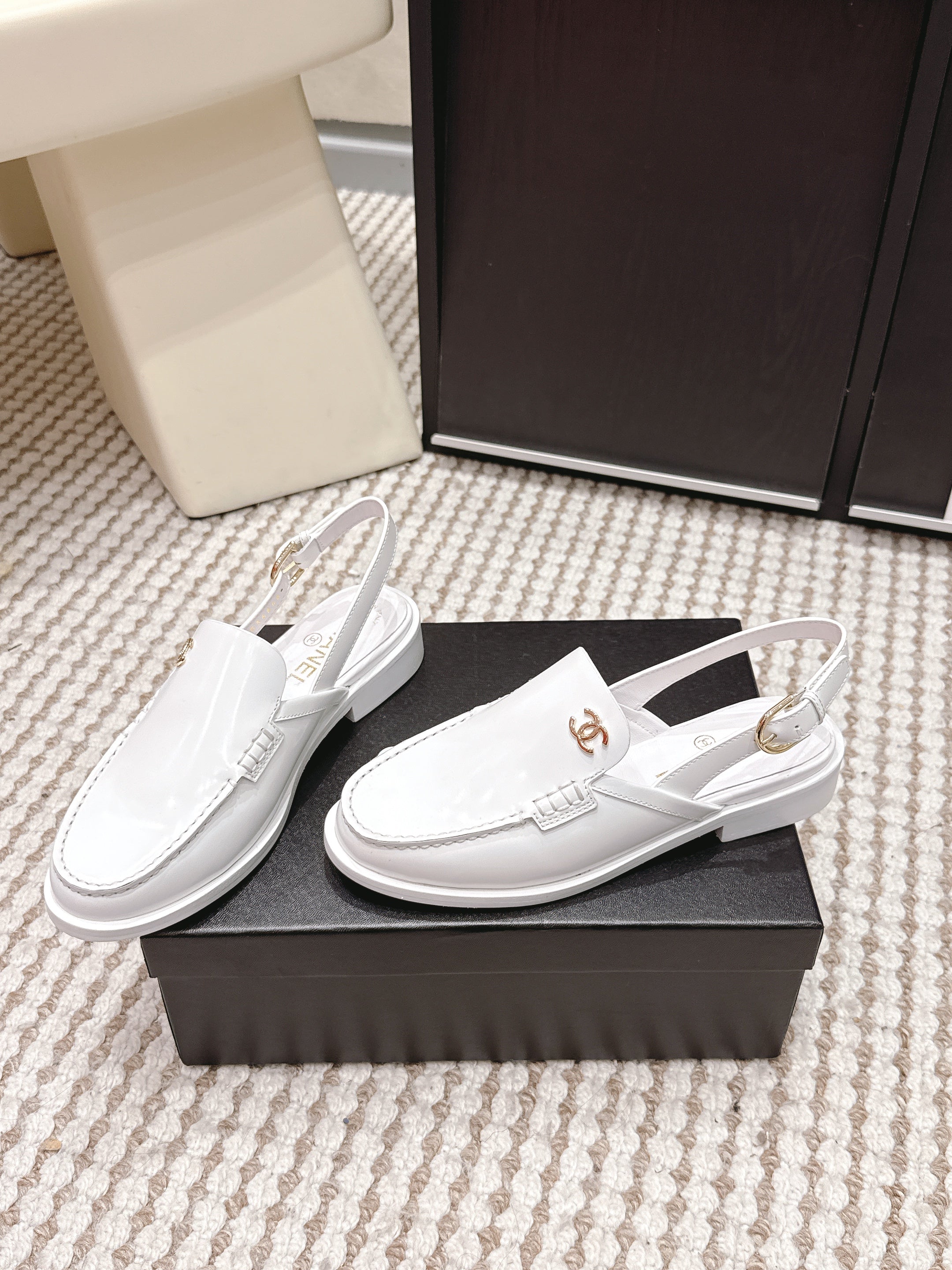 CHANEL 26S SLINGBACK LOAFERS IN WHITE GLOSSY CALFSKIN