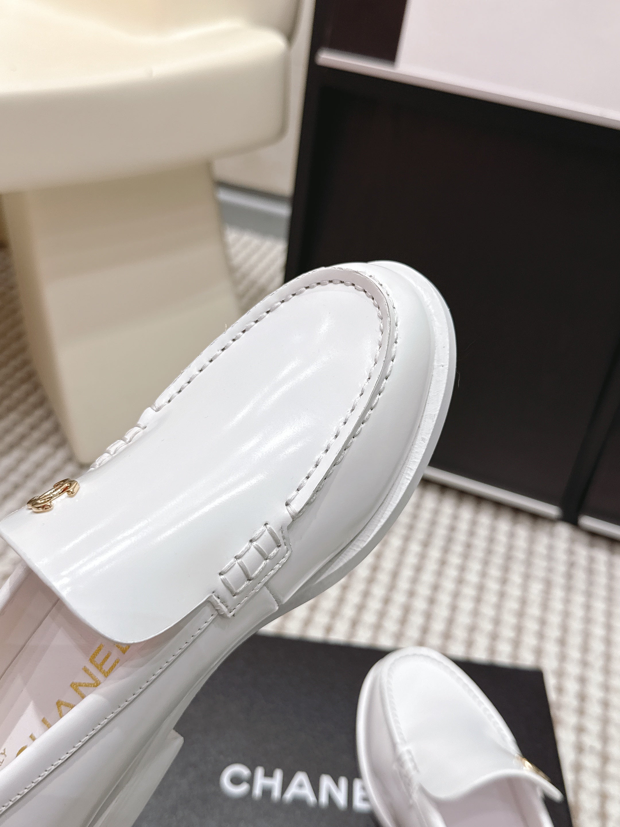 CHANEL 26S LOAFERS IN WHITE GLOSSY CALFSKIN