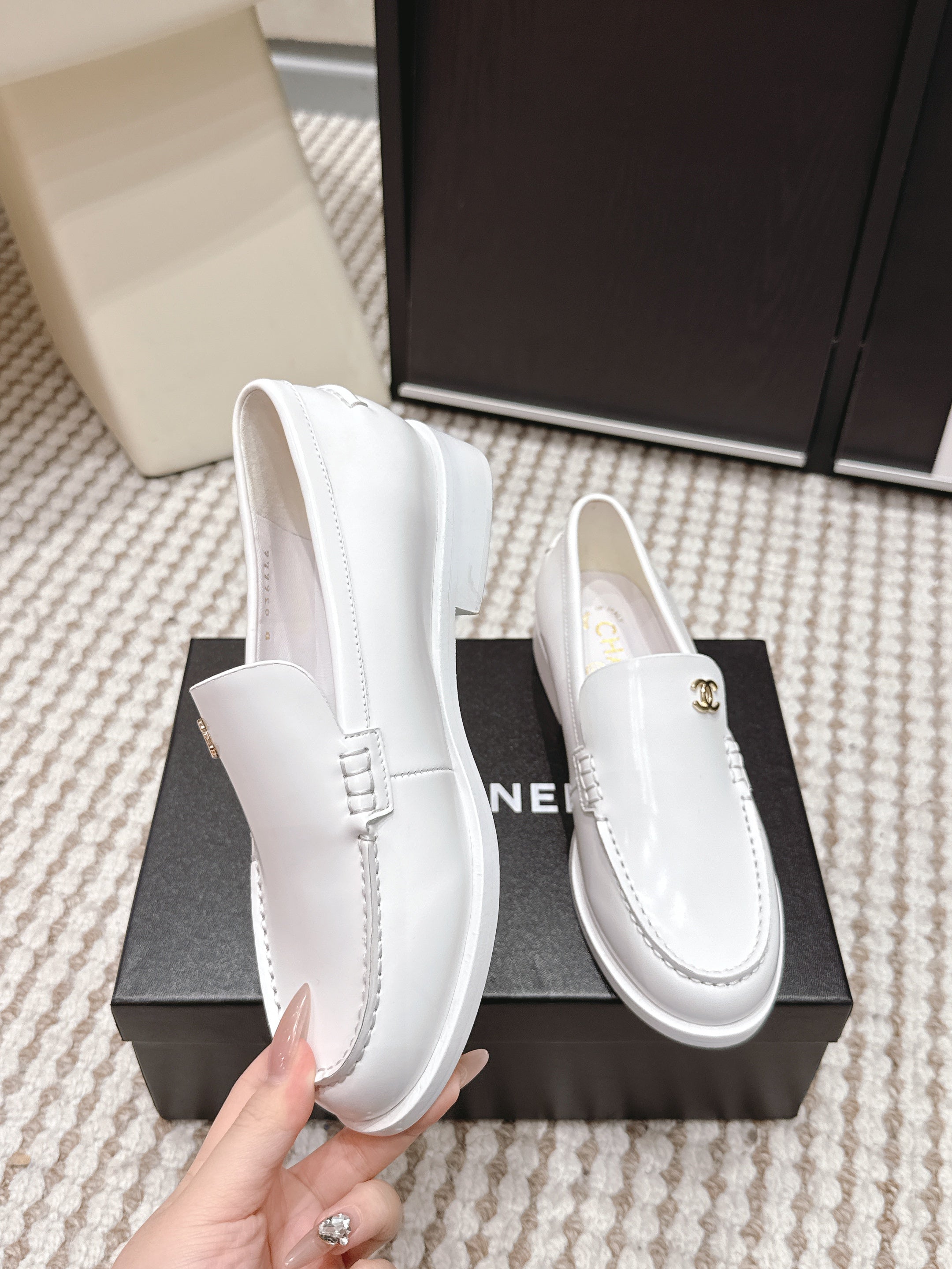 CHANEL 26S LOAFERS IN WHITE GLOSSY CALFSKIN
