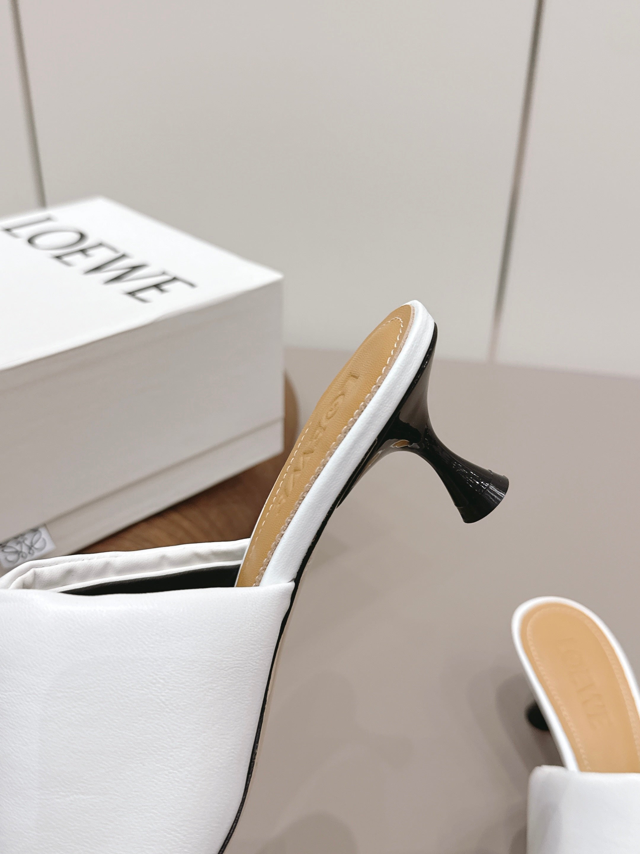 LOEWE 26S MULE HEELS 45MM IN WHITE LAMBSKIN GOLD HARDWARE