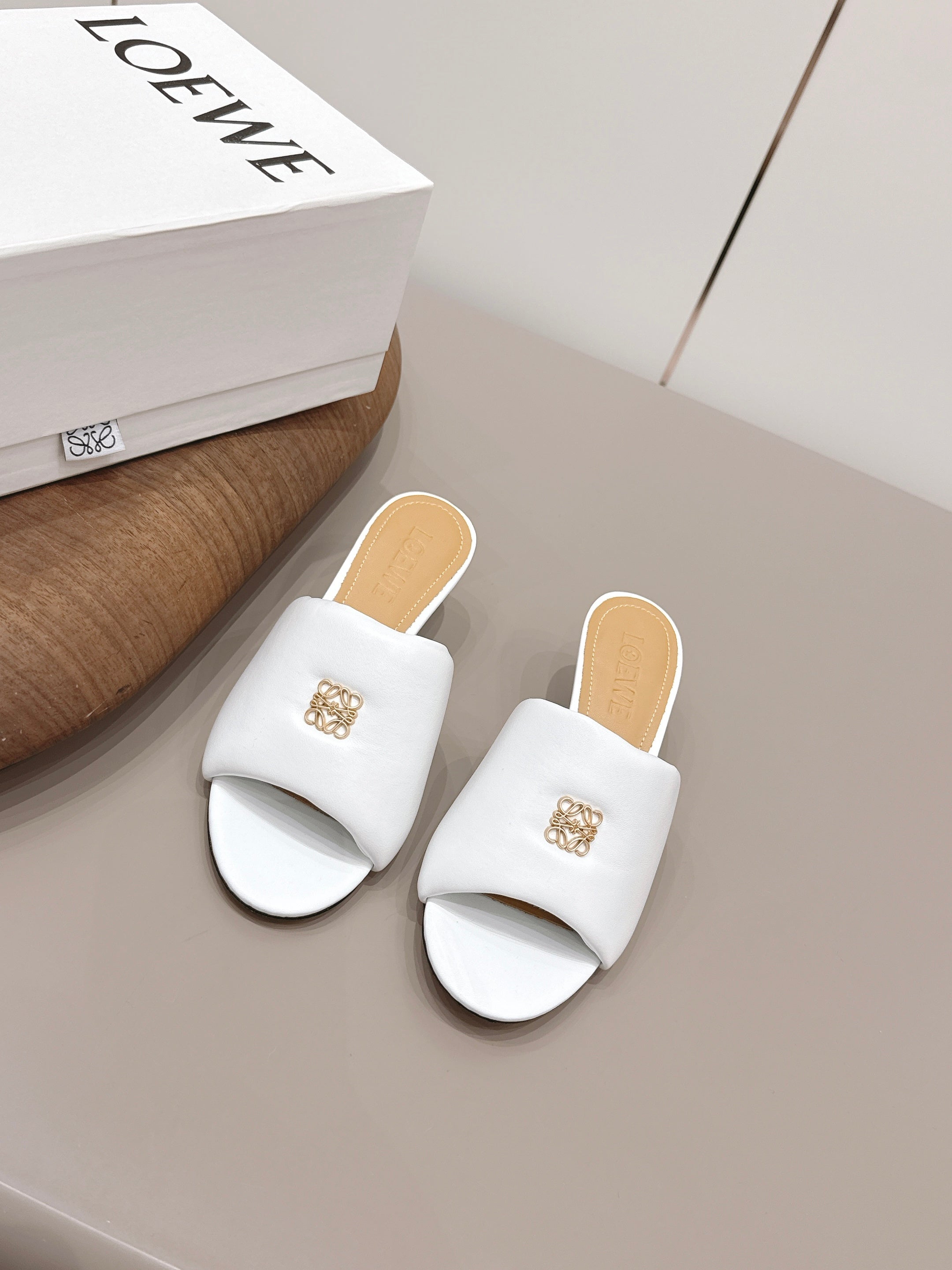 LOEWE 26S MULE HEELS 45MM IN WHITE LAMBSKIN GOLD HARDWARE