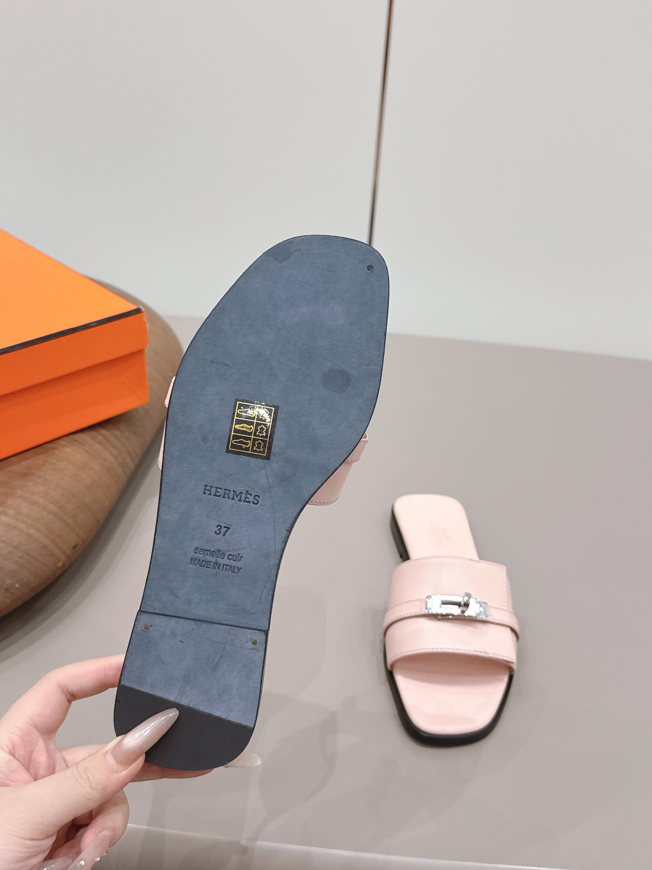 HM 26S GIULIA SANDAL IN LIGHT PINK CALFSKIN SILVER HARDWARE