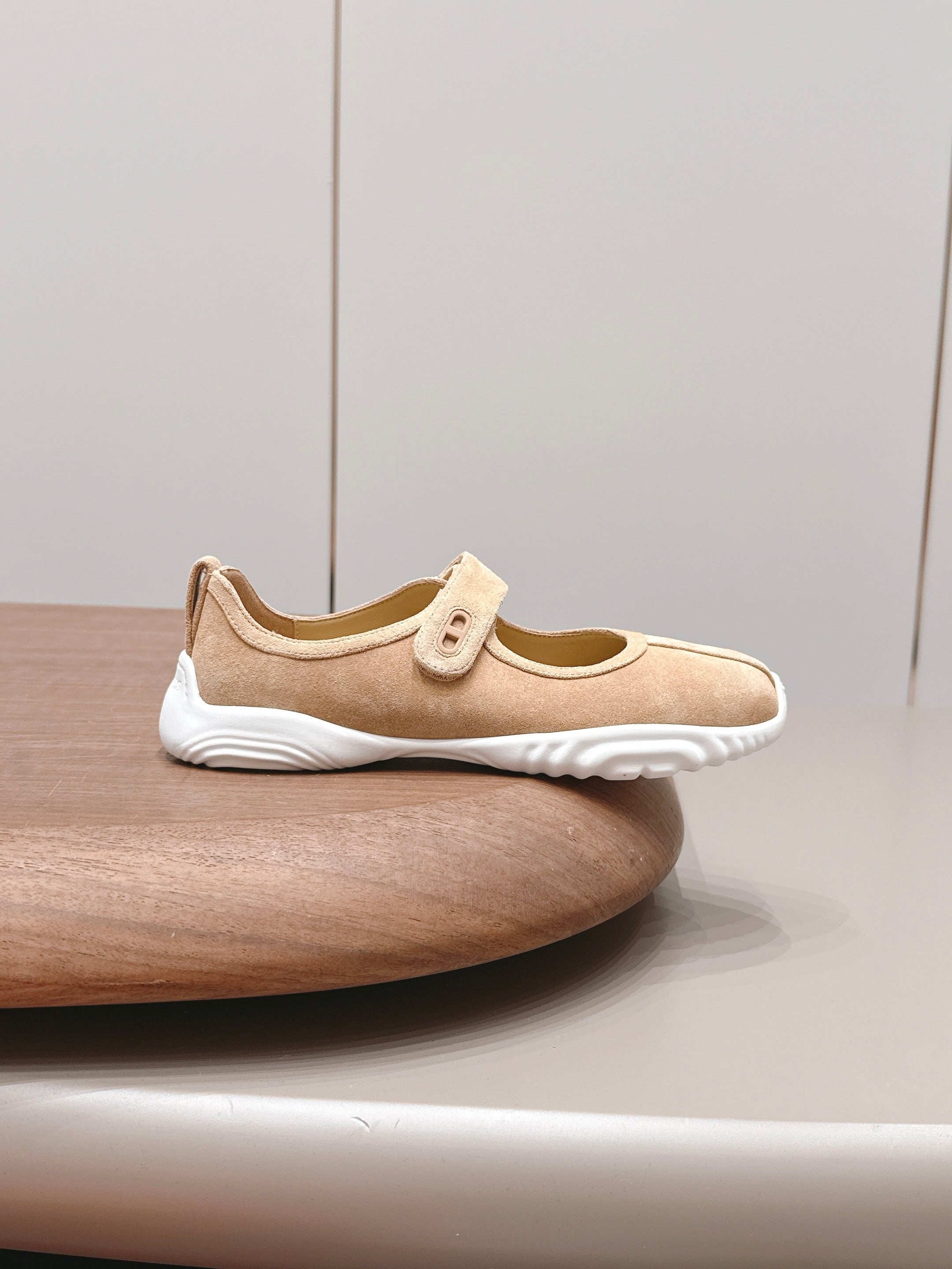 HM 26S KICHU BALLET FLAT IN LIGHT BROWN SUEDE