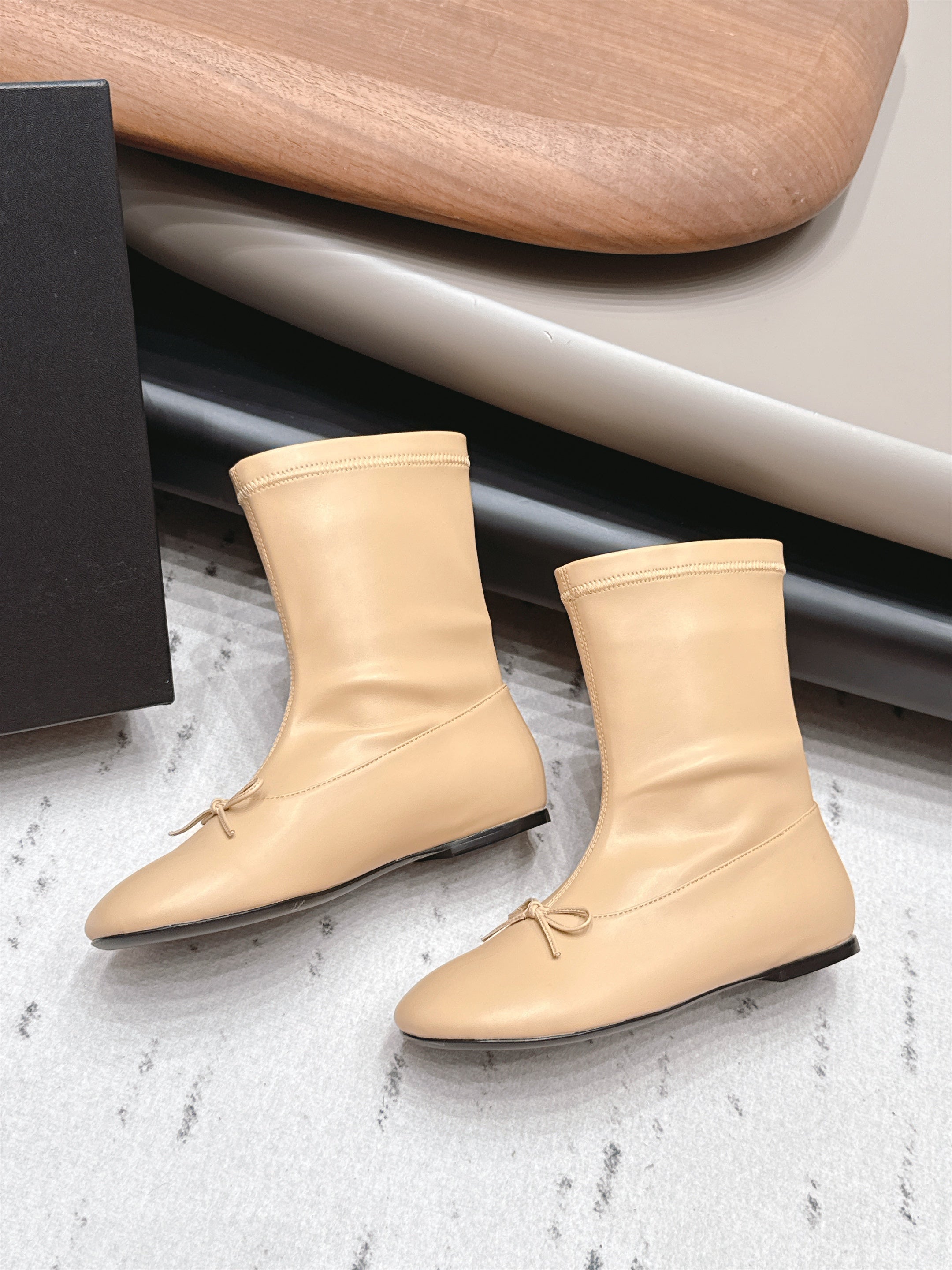 CHANEL 26S ANKLE BOOTS IN BEIGE CALFSKIN LACE UP FRONT