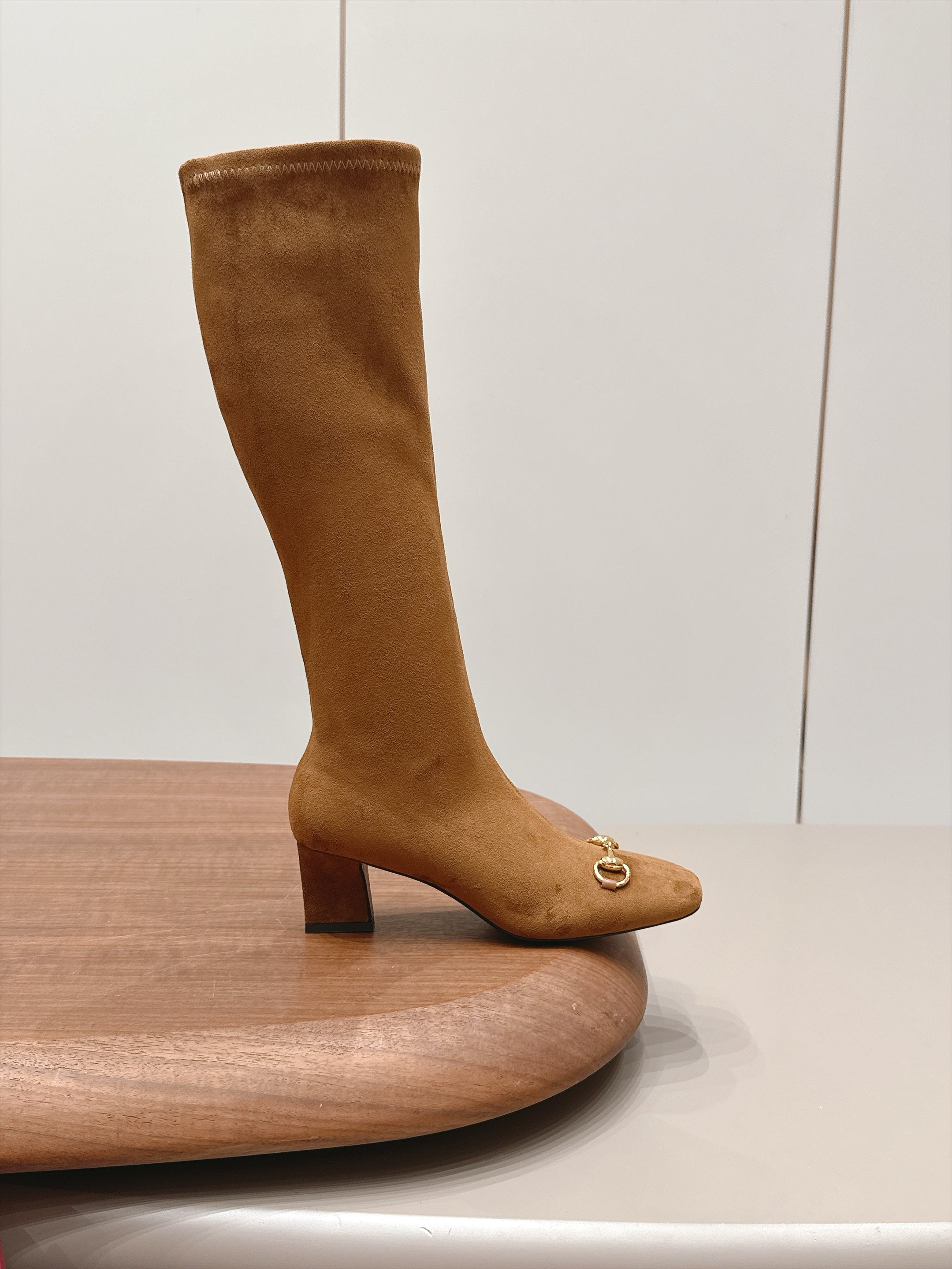 GUCCI 26S TALL BOOTS 55 MM IN CAMEL BROWN SUEDE