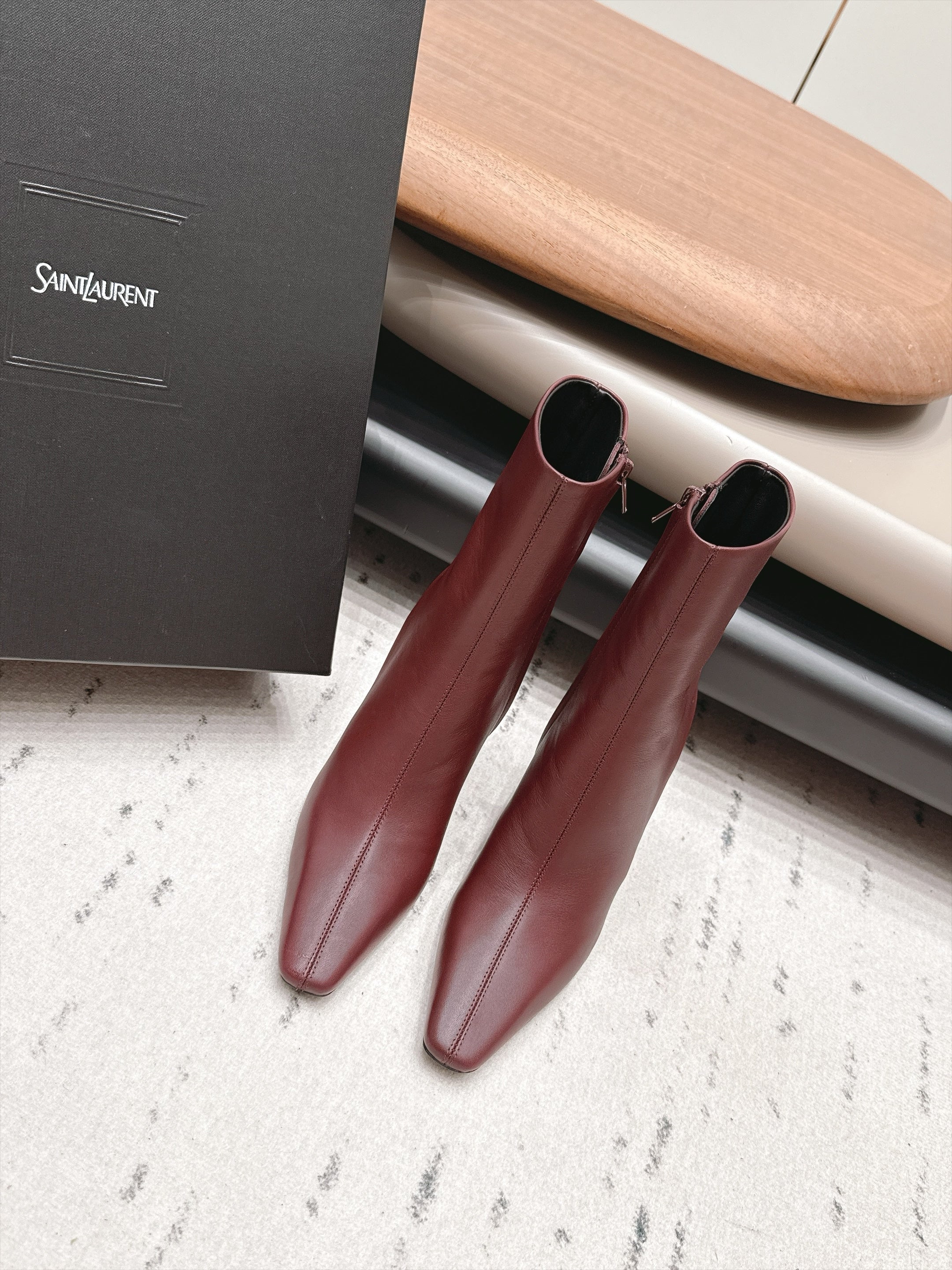 YSL 26S ANKLE BOOTS 80 MM IN BURGUNDY CALFSKIN