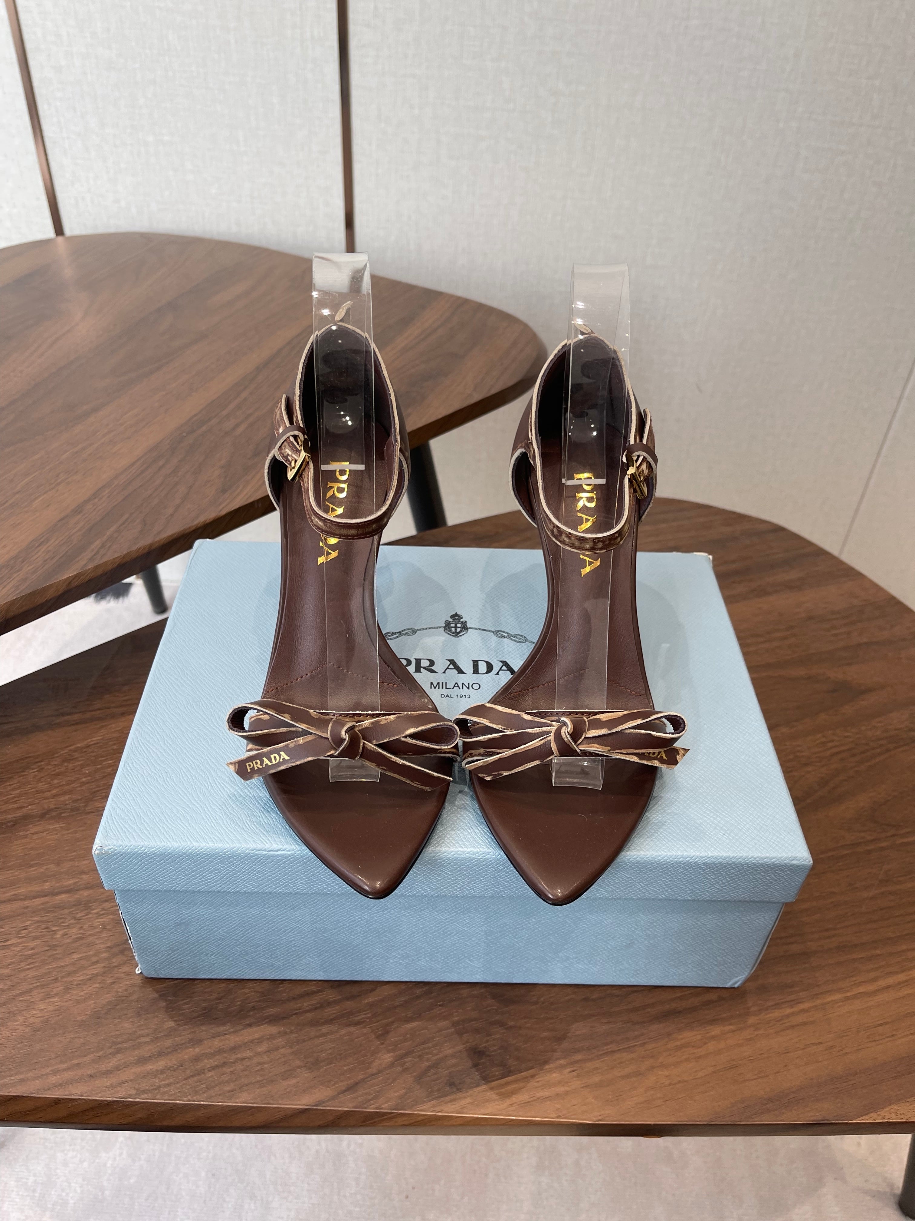 PRADA 26S HIGH HEEL SANDALS 85MM IN CHOCOLATE BROWN CALFSKIN WITH BOW