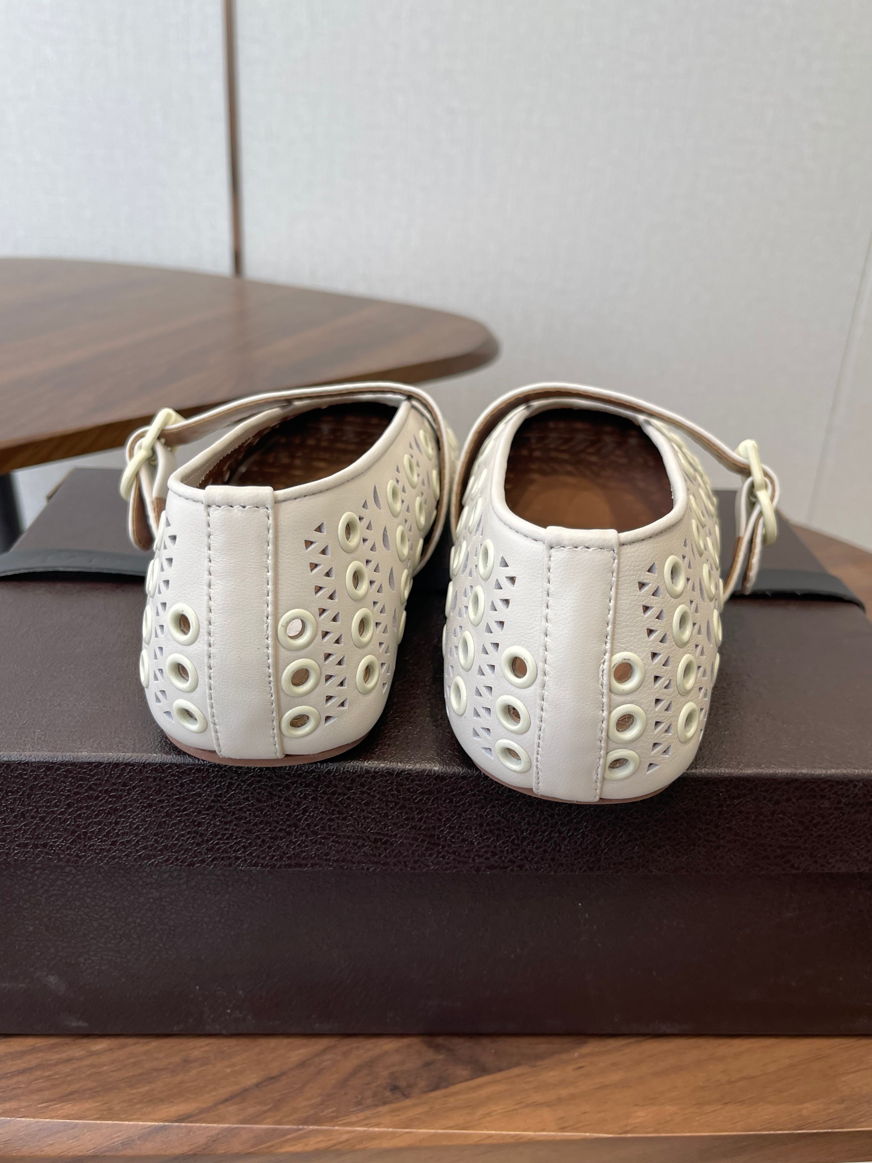 ALAIA 26S MARY JANE FLATS IN WHITE LAMBSKIN