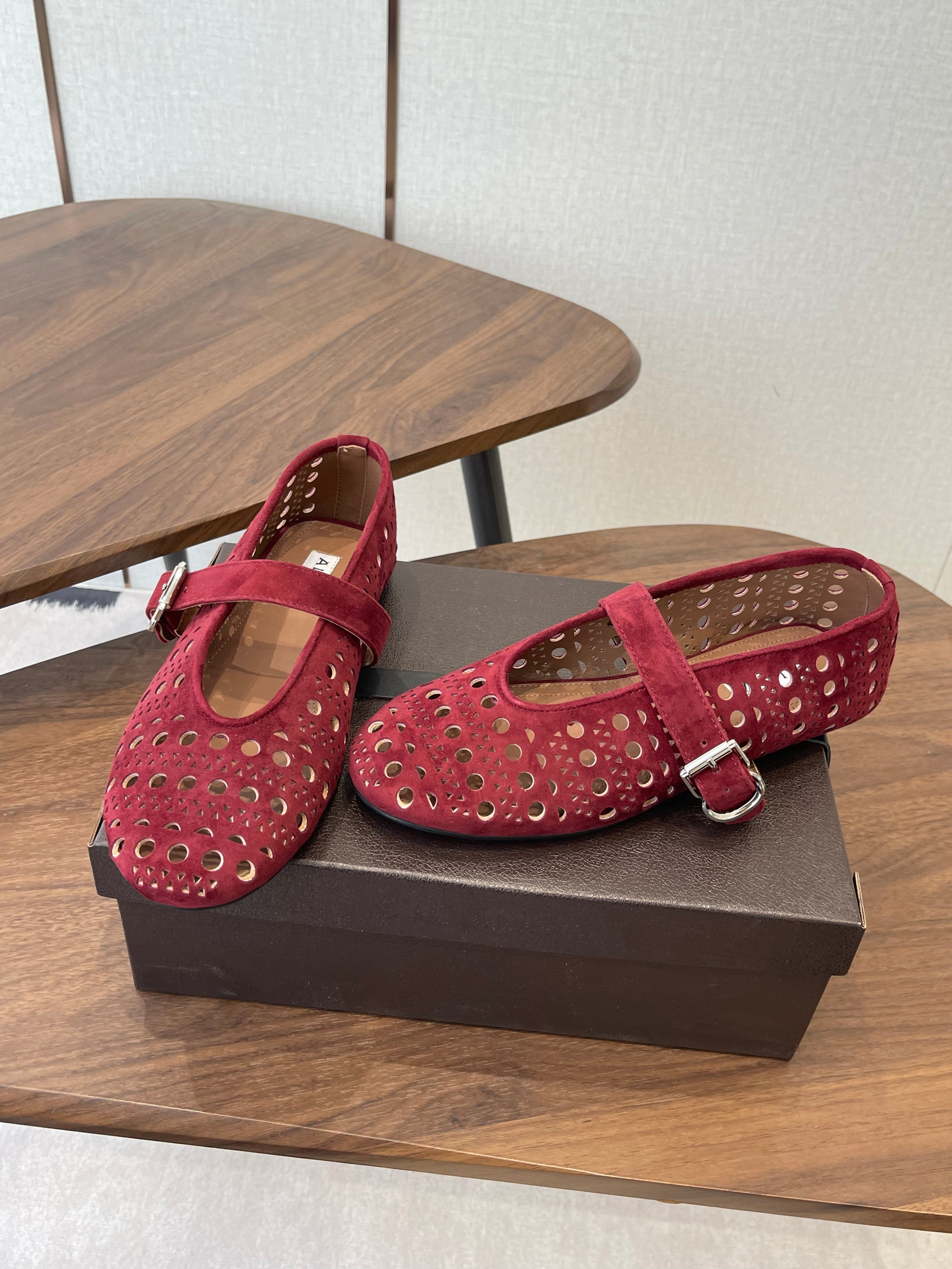 ALAIA 26S MARY JANE FLATS IN DARK RED SUEDE