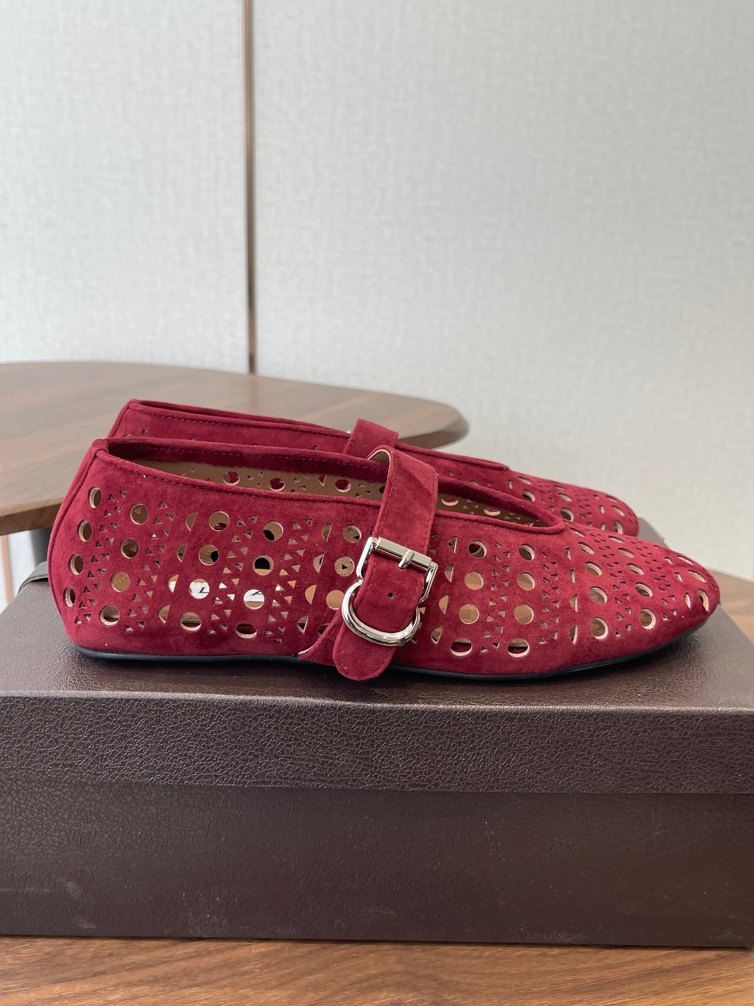 ALAIA 26S MARY JANE FLATS IN DARK RED SUEDE