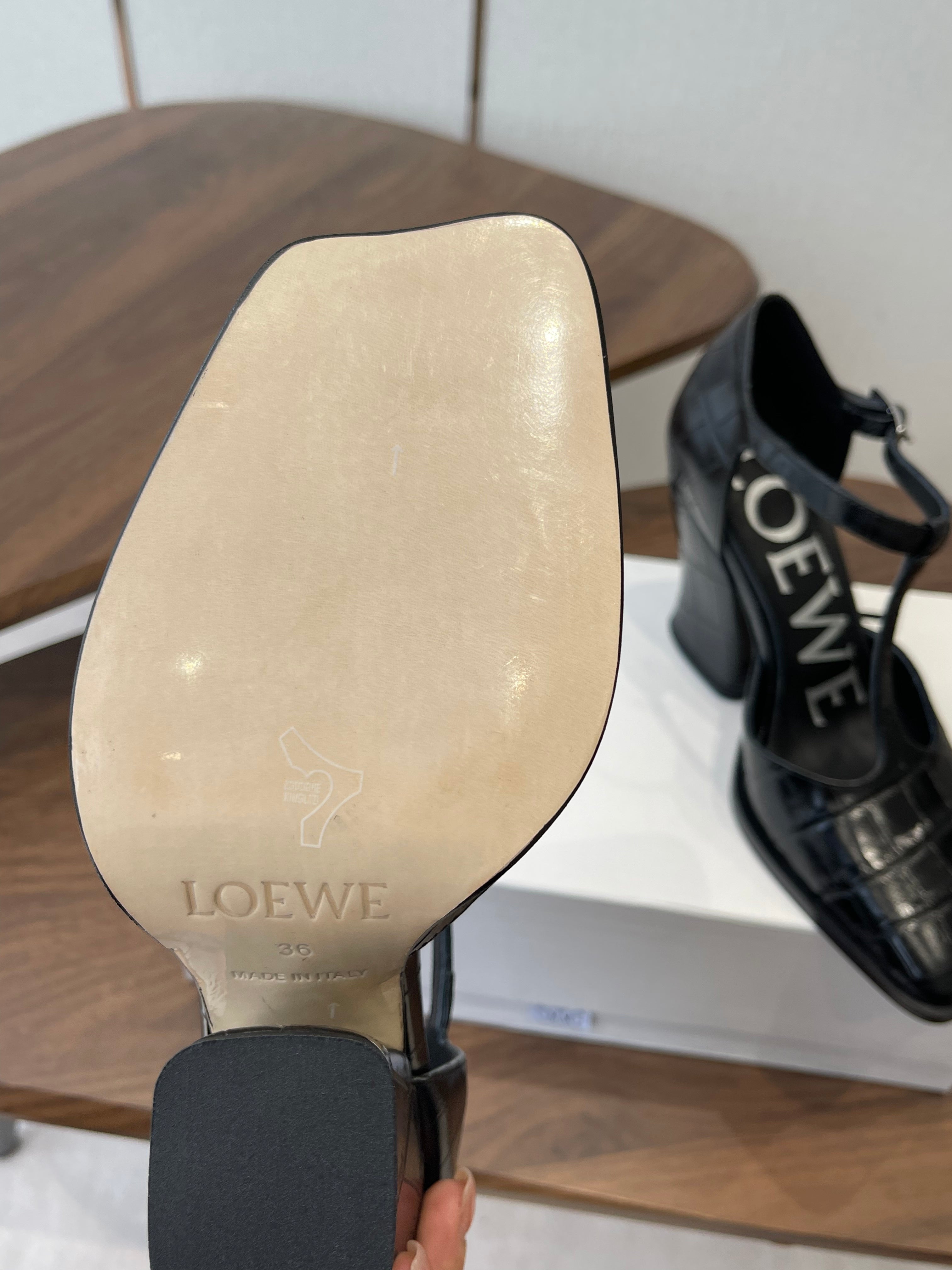 LOEWE 26S ONDA 90MM T-STRAP HIGH-HEEL SHOES IN BLACK EMBOSSED CROCODILE CALFSKIN