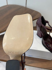 LOEWE 26S ONDA 90MM T-STRAP HIGH-HEEL SHOES IN WINE RED EMBOSSED CROCODILE CALFSKIN