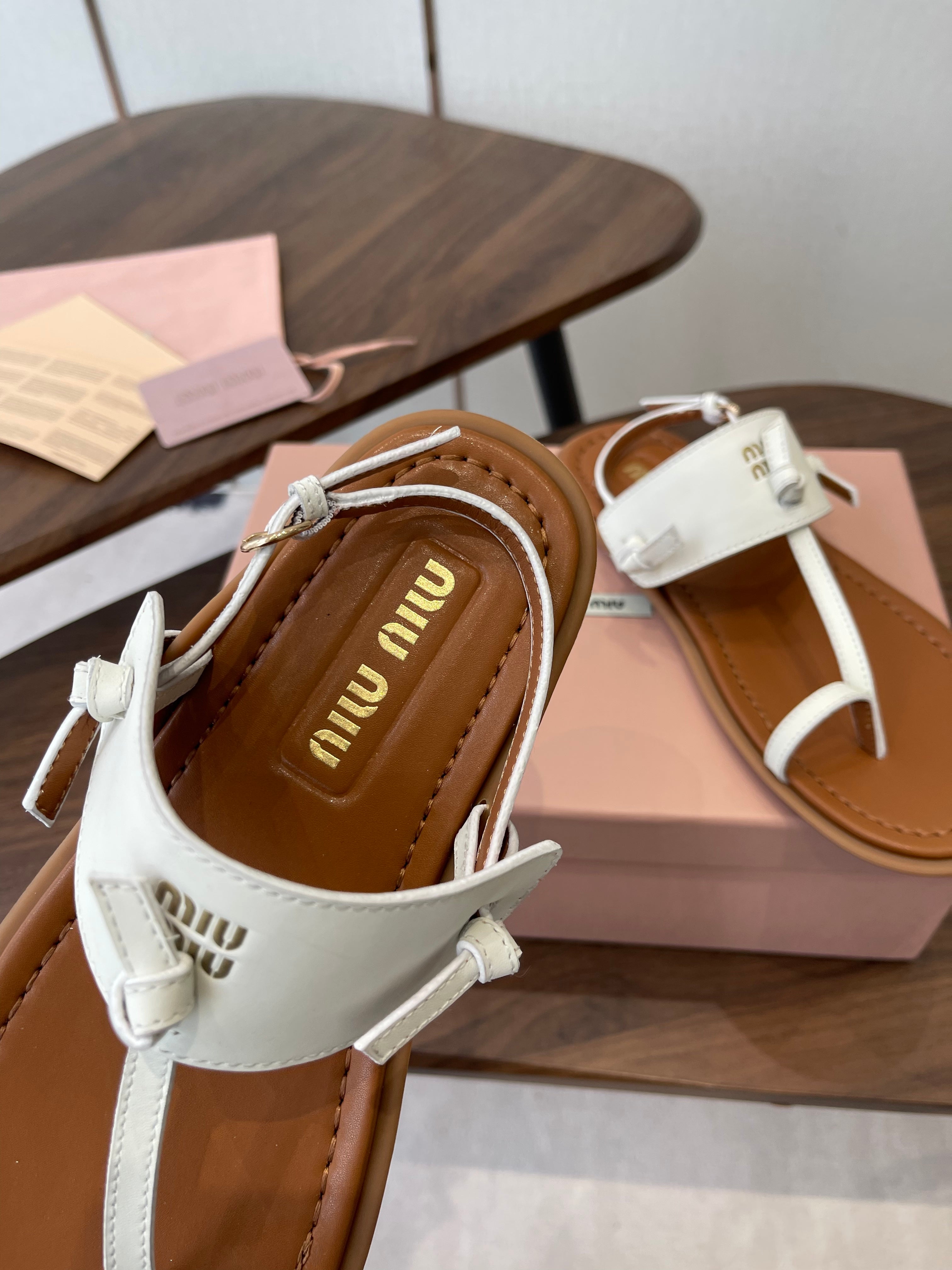 MIUMIU 26S FLIP FLOPS IN WHITE AND TAN BROWN CALFSKIN